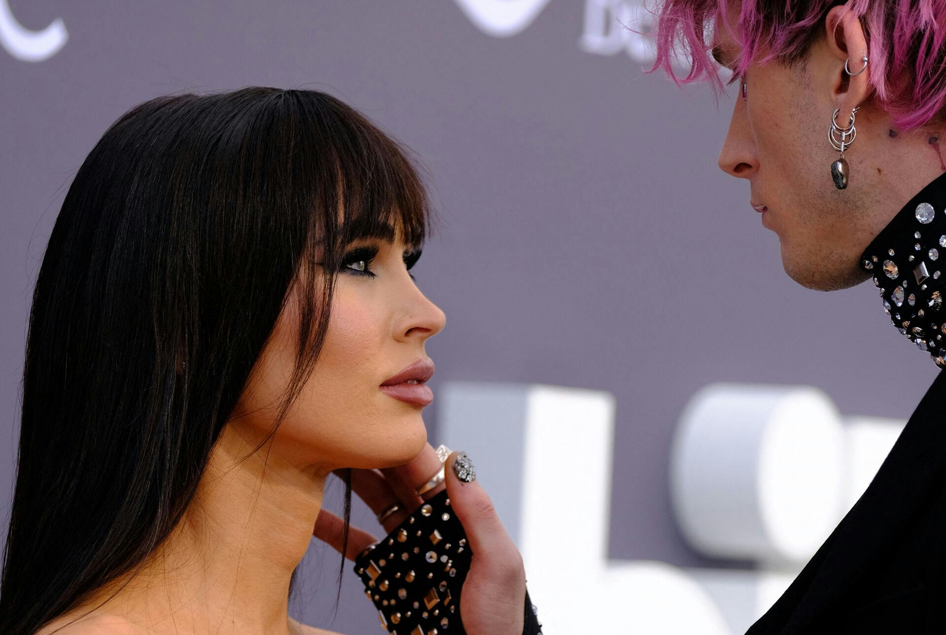 Forholdet har været alt andet end en dans på roser, men nu prøver Machine Gun Kelly og Megan Fox efter sigende igen.