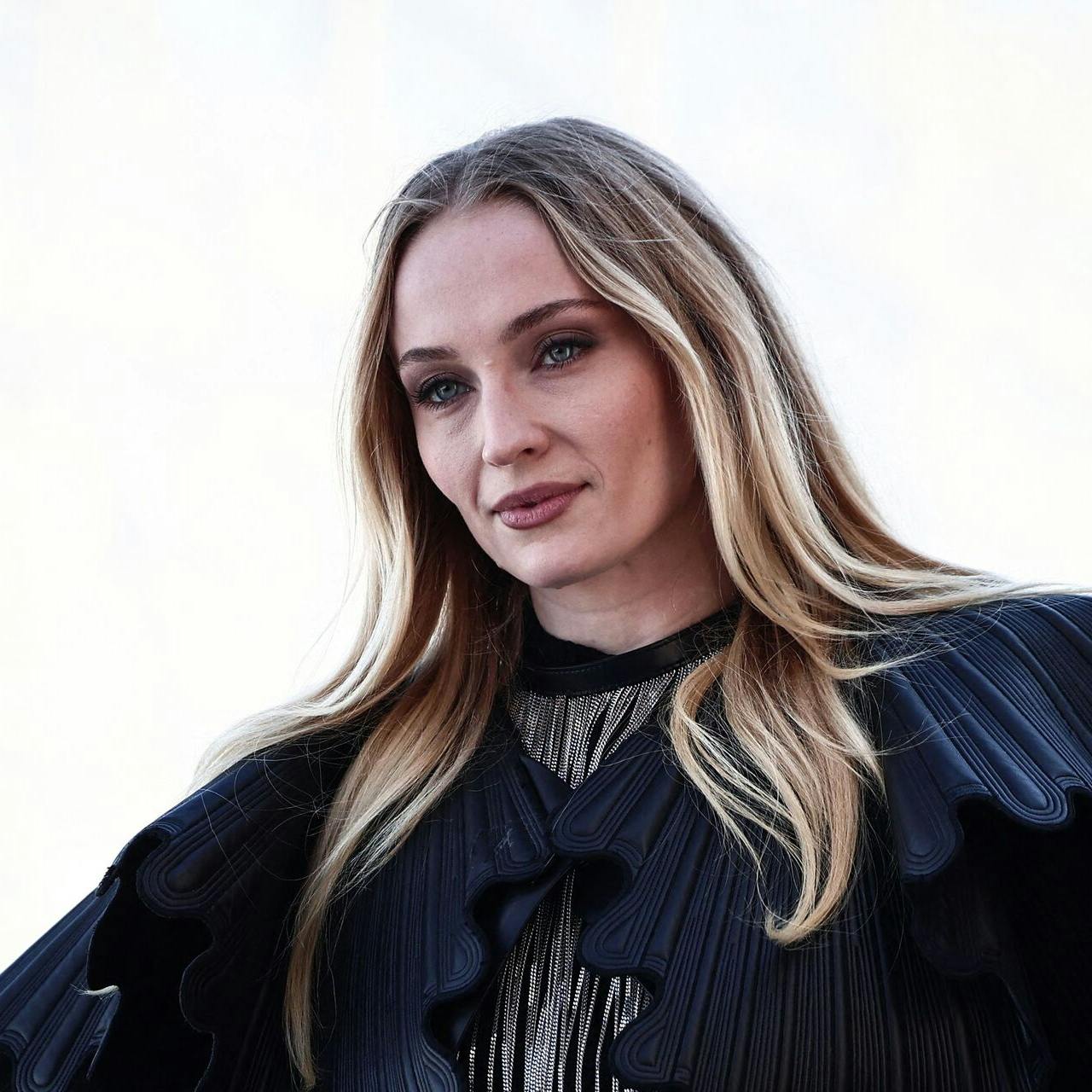 Den britiske "Game of Thrones"-stjerne har efter sigende været på date med Coldplay-forsangeren.