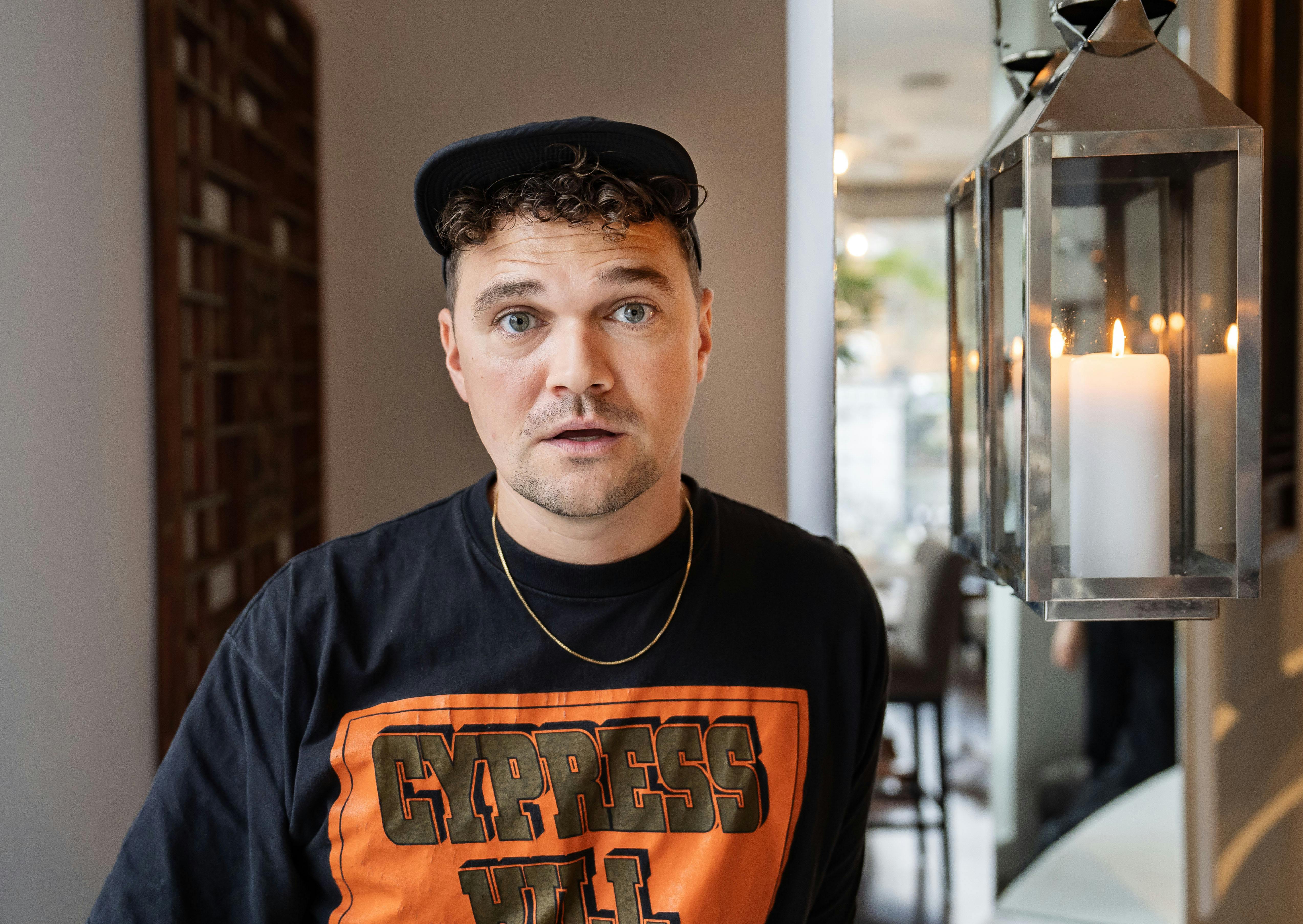 OPGAVE: Pressemøde på ny sæson af LOL: Den der ler sidst.Her Ruben SøltoftSTED: NimbJOURNALIST: Karian Didriksen, Nicklas LagerstorfFOTOGRAF: © Hanne Juul/ Aller Foto & VideoDATO: 2024110