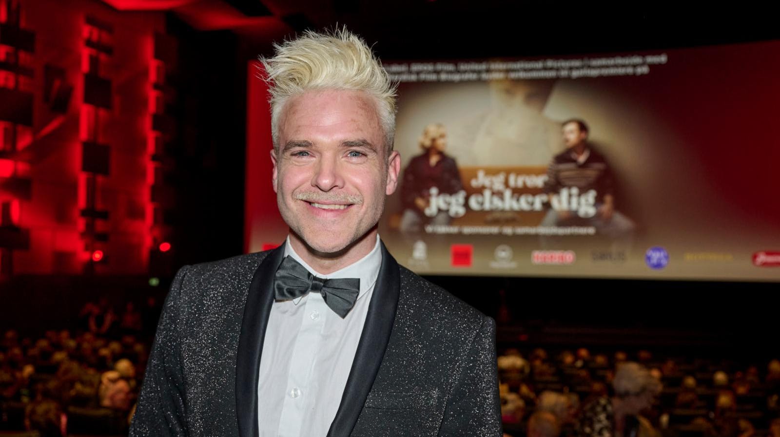 Silas Holst havde børnene med, da han søndag aften havde premiere på filmen "Jeg tror, jeg elsker dig".