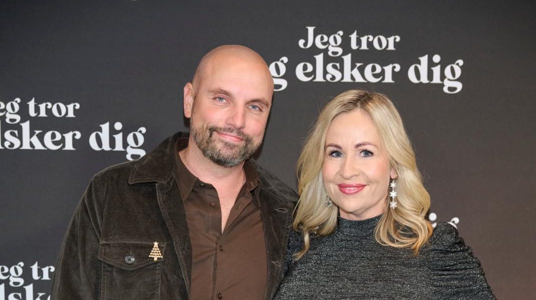 Filmens titel er ganske sigende for billedet her, hvor Joan Divine første gang viser sig offentligt frem med Anders ved sin side.