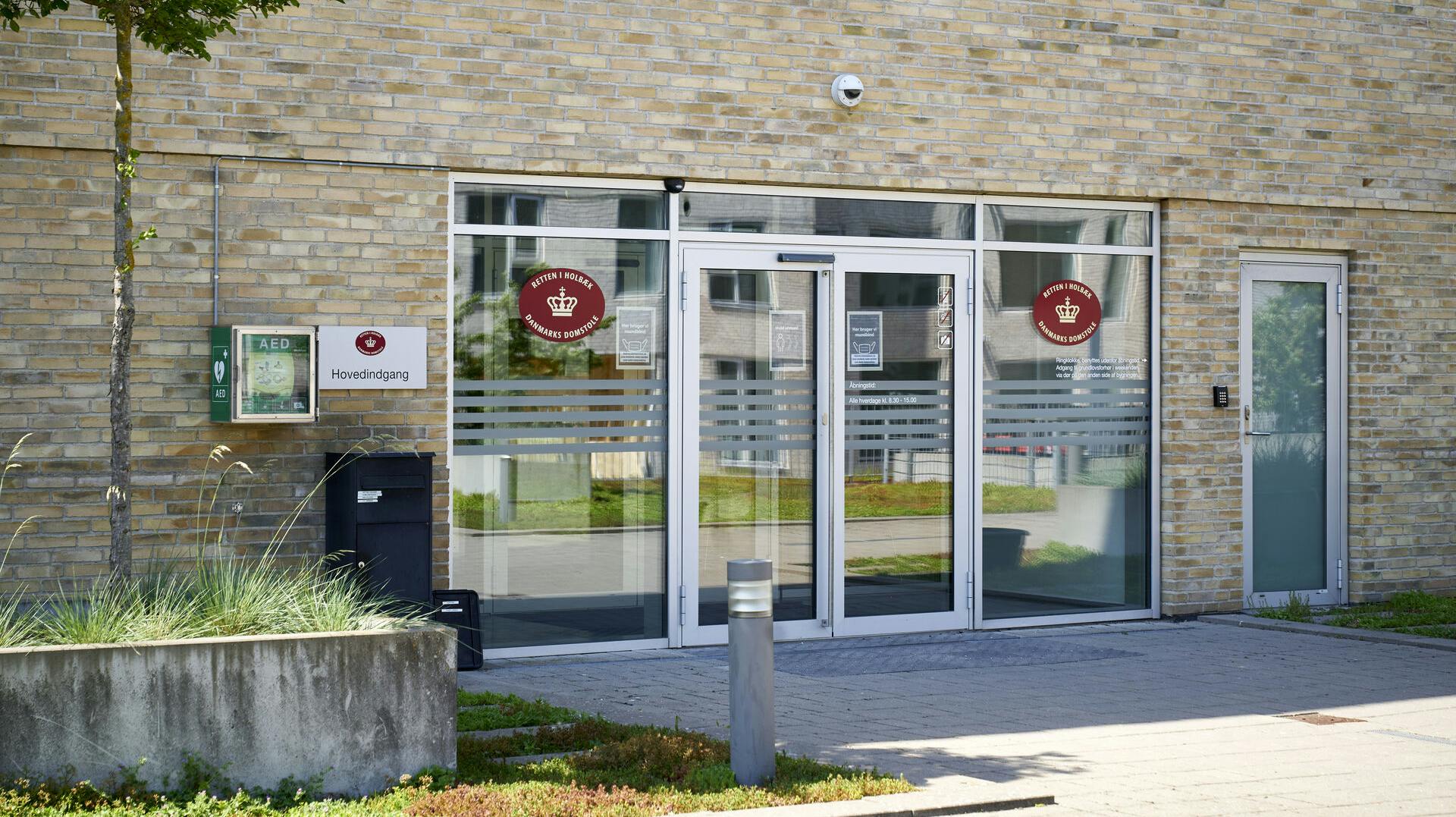 Indgang til retten i Holbæk den 3. juni 2021