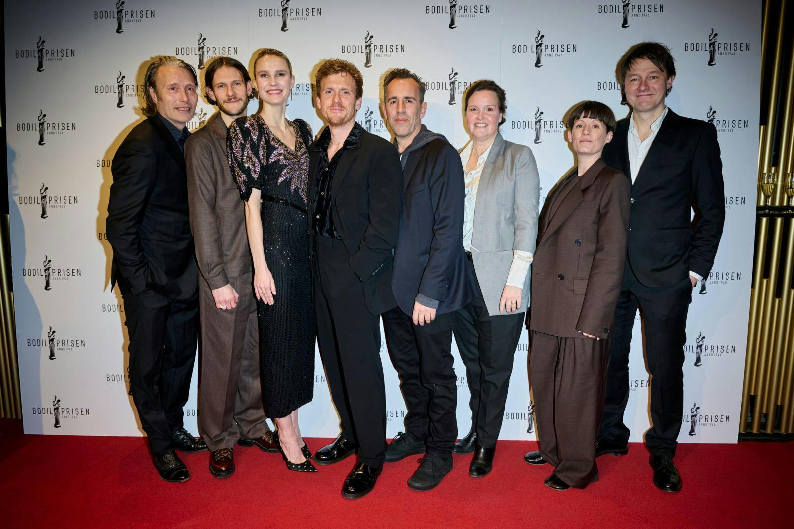 Nikolaj Arcel ses her (nummer 4 fra højre) i godt selskab med blandt andre Mads Mikkelsen under Bodilfesten sidste år.