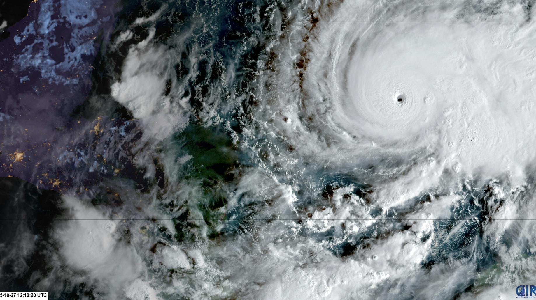 Her er orkanen set ovenfra.
