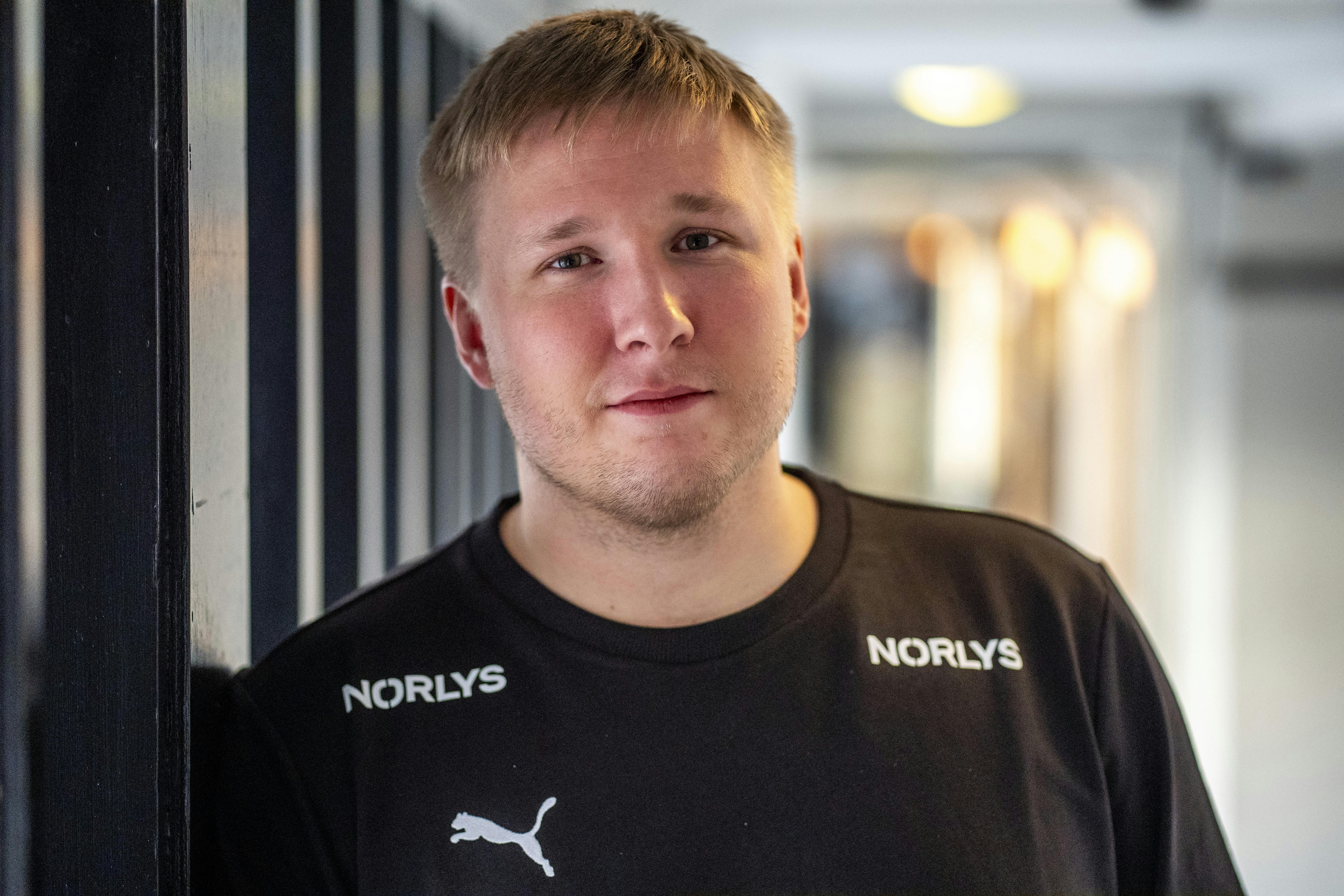 Emil Nielsen er ikke tilfreds med EHF's bud på en ny landsholdsturnering. Flere af landsholdskollegerne bakker målvogteren op, og fælles for dem er, at de er ærgerlige over, at spillerne ikke er blevet hørt til råds.