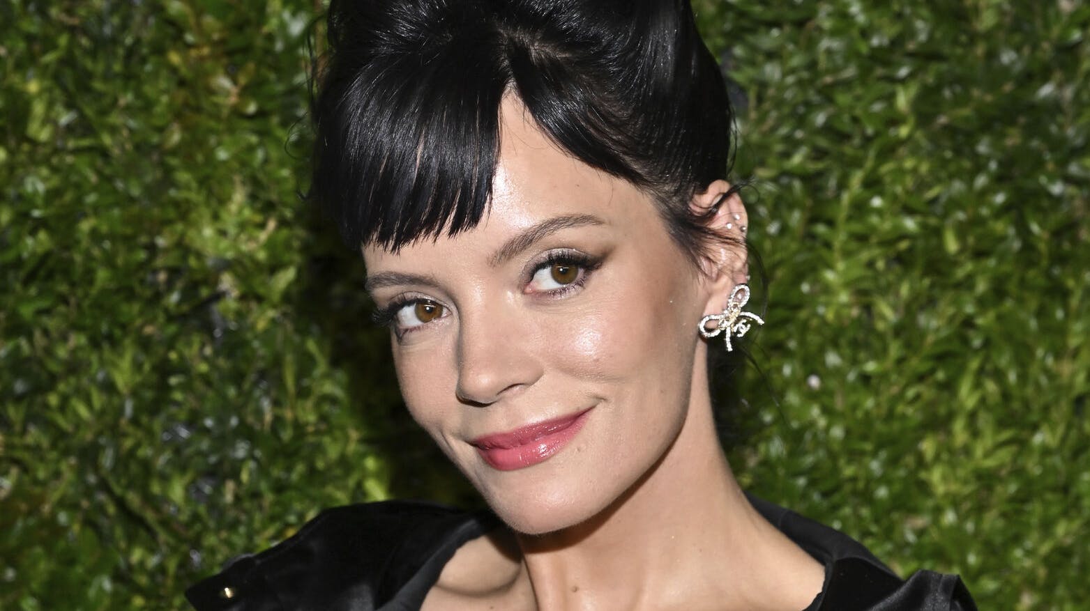 Lily Allen er tilbage på datingmarkedet efter sin skilsmisse sidste år.
