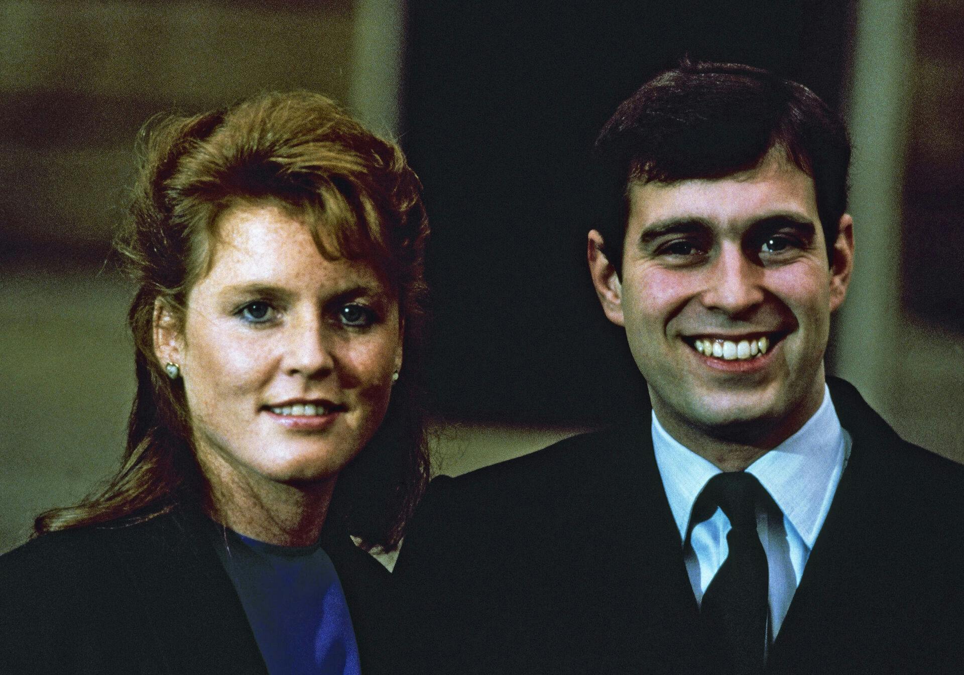Storbritanniens prins Andrew, søn af dronning Elizabeth II og prins Philip, og Sarah Ferguson annoncerede i London den 19. marts 1986, at de var forlovet. Parret oplyste