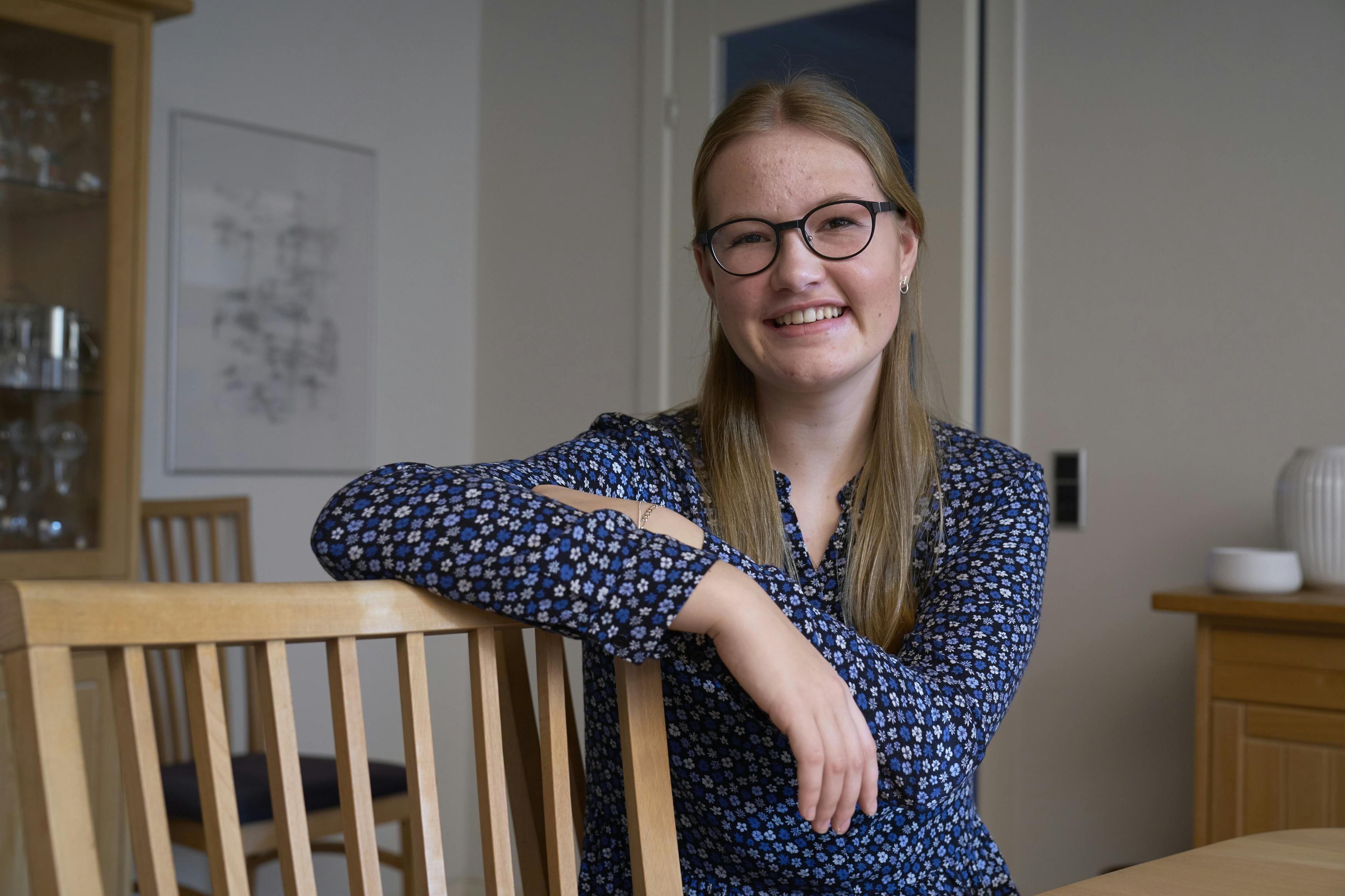 Nu fortæller Emma Josefsens mor, hvorfor hun og familien ikke medvirker i de nye afsnit af "Årgang 0 forever". 