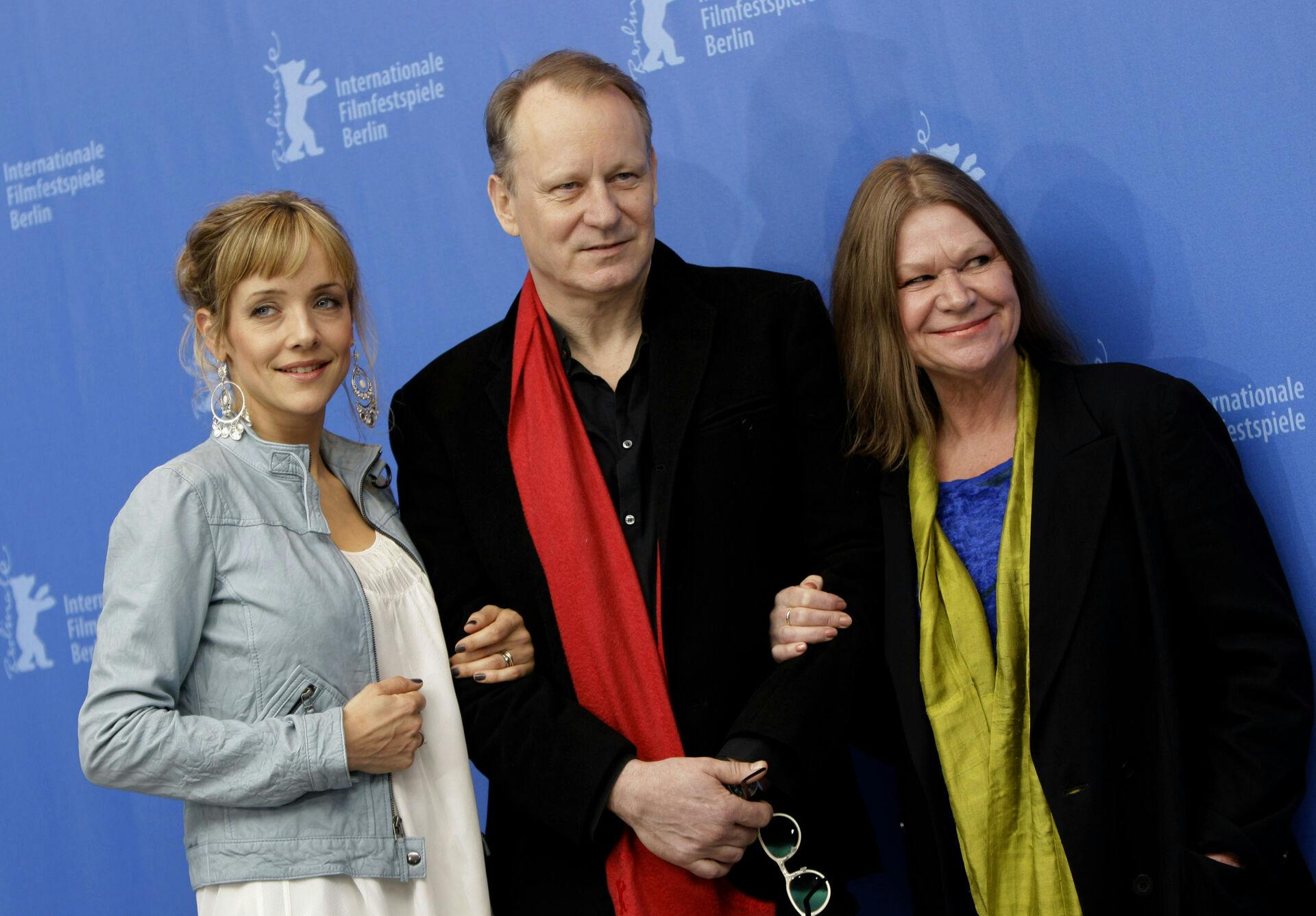 Yderst til højre ses skuespillerinden Jorunn Kjellsby, der for nyligt er afgået ved døden. Det fortæller hendes datter.