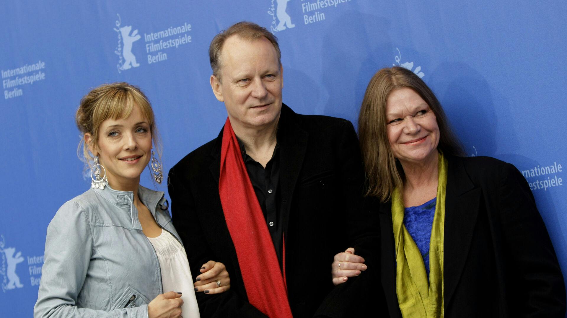 Yderst til højre ses skuespillerinden Jorunn Kjellsby, der for nyligt er afgået ved døden. Det fortæller hendes datter.