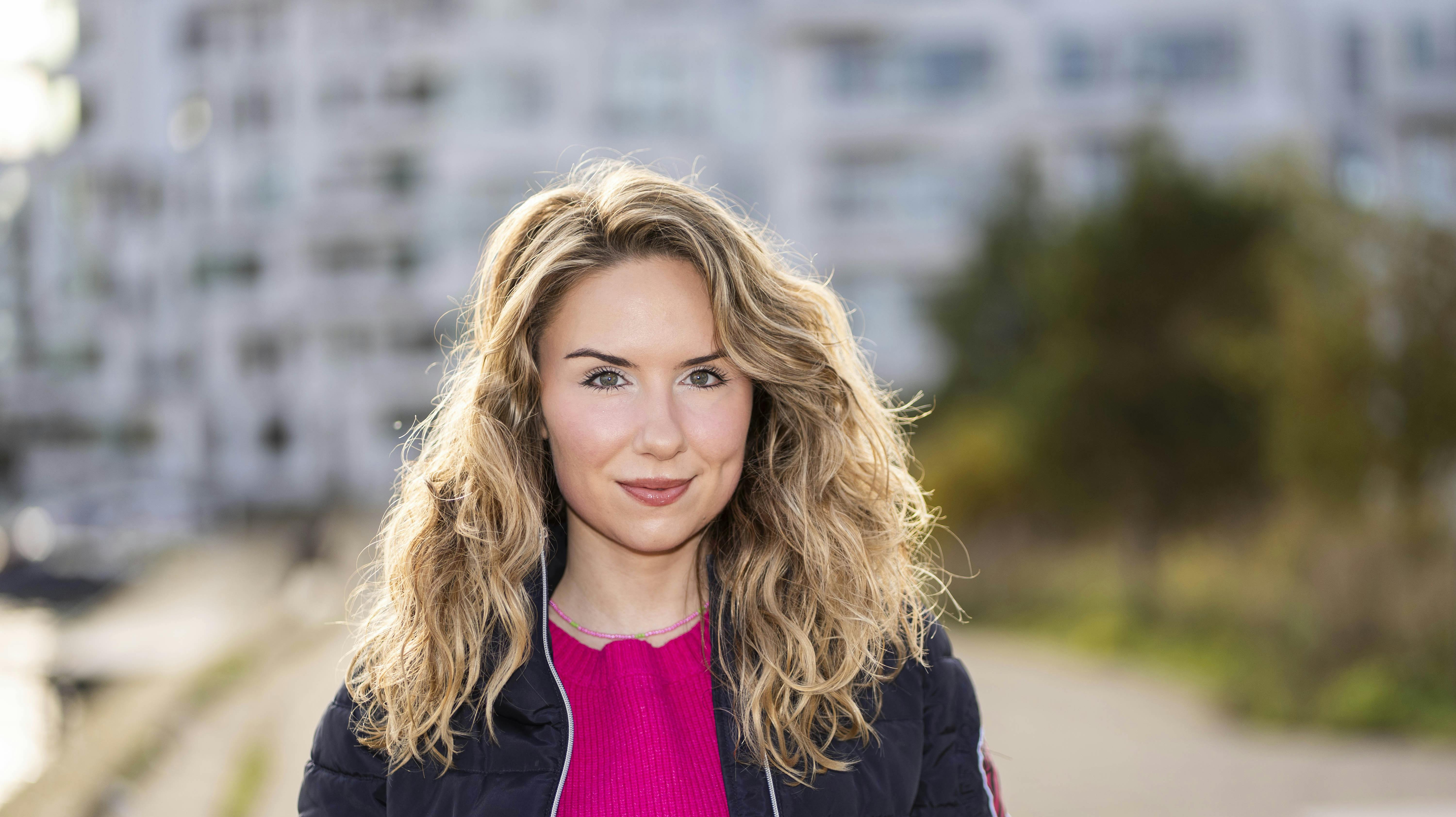 Skuespiller Miri-Ann Beuschel fra ”Døm vores forhold” er skuffet over klipningen af programmet.