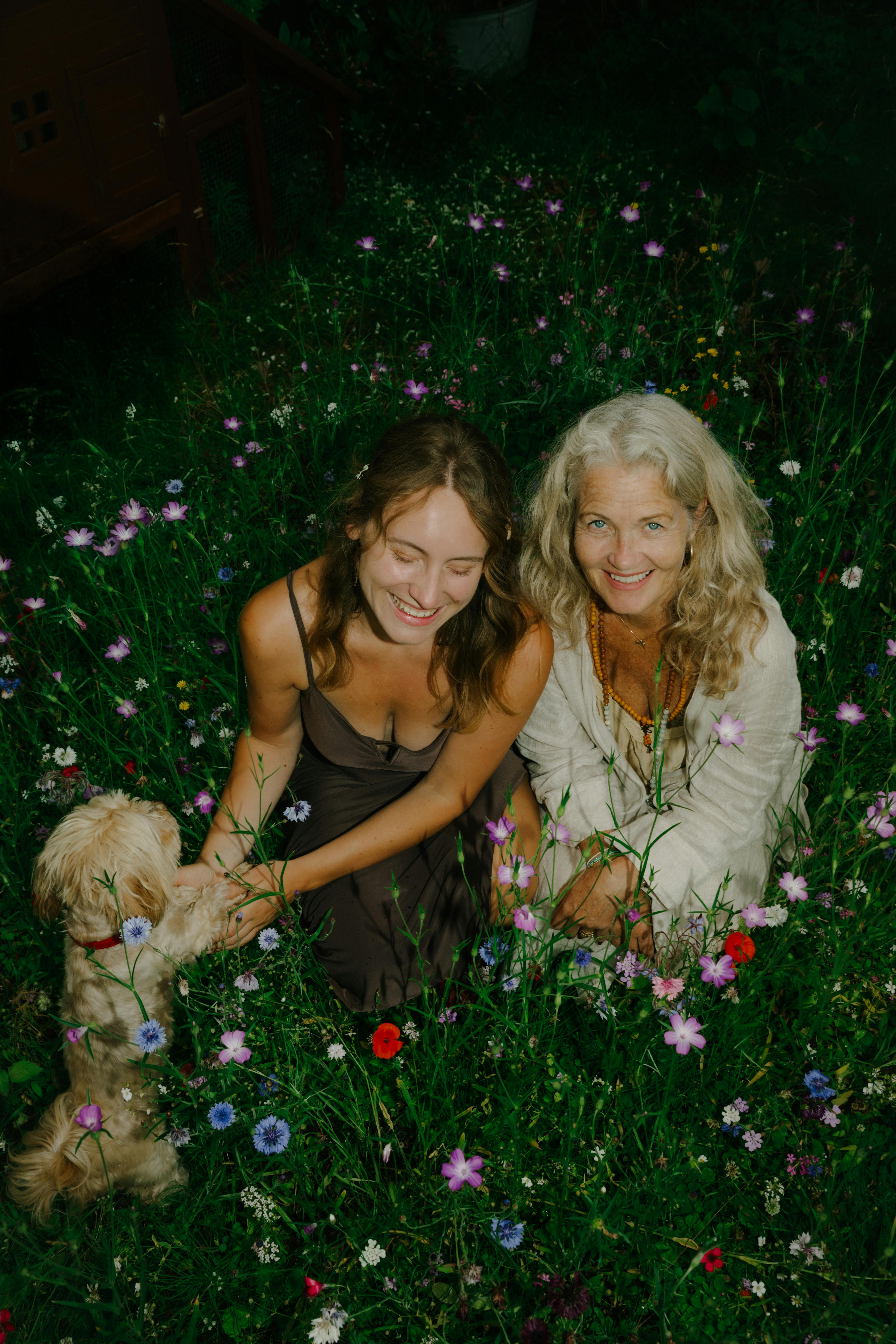 Veninderne har en fælles passion og verdensforståelse, men med hvert deres ståsted i livet.