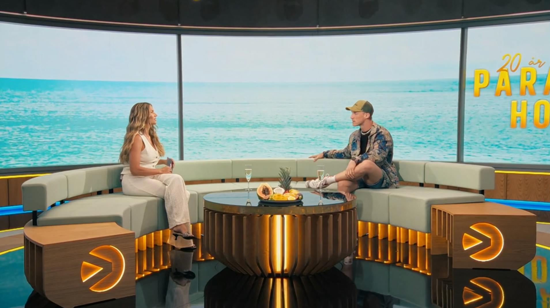 Der var tomt i den store sofa under afsnittet om Philip May og Lenny Pihls bromance, hvor den ene halvdel af duoen manglede.