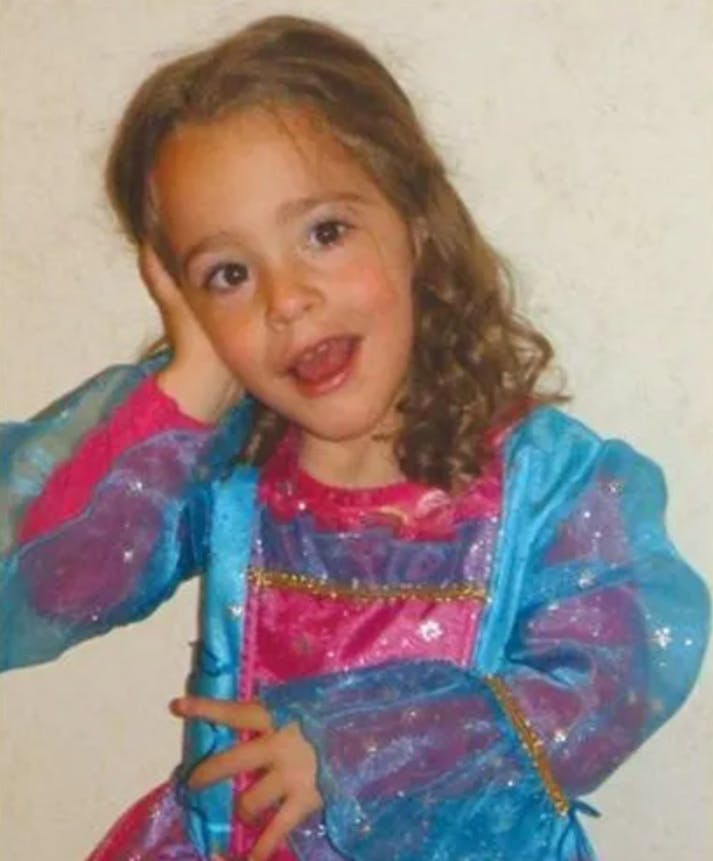 Fireårige Paulette Gebara Farah forsvandt på mystisk vis fra sin egen seng – og i dagevis frygtede alle, at den mexicanske pige var blevet kidnappet. Men den uhyggelige sandhed lå i virkeligheden gemt på pigens værelse.