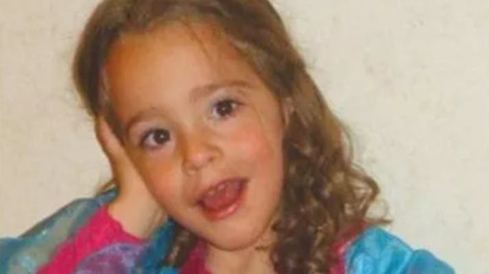 Fireårige Paulette Gebara Farah forsvandt på mystisk vis fra sin egen seng – og i dagevis frygtede alle, at den mexicanske pige var blevet kidnappet. Men den uhyggelige sandhed lå i virkeligheden gemt på pigens værelse.