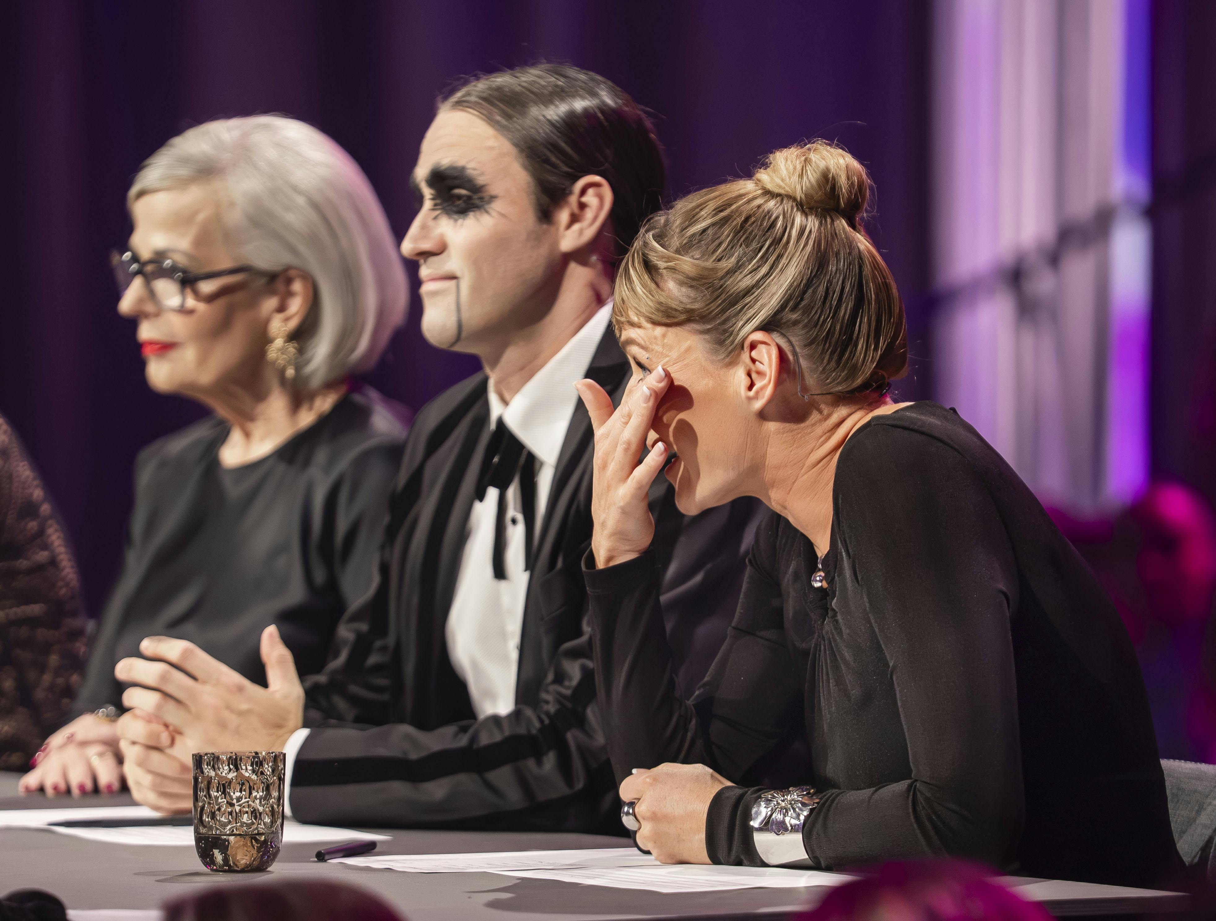 OPGAVE: Vild med dans program 6 - 2025. Her Lene James Mikkelsen, Marianne Eihilt og Sonny Fredie Pedersen sat gæstedommer Sarah GrünewaldSTED: KøbenhavnDATO: 20251029JOURNALIST:  Laura Dalgård Hansen, Helle Skram de Fries, Oliver Morell og Nikolaj Bonde