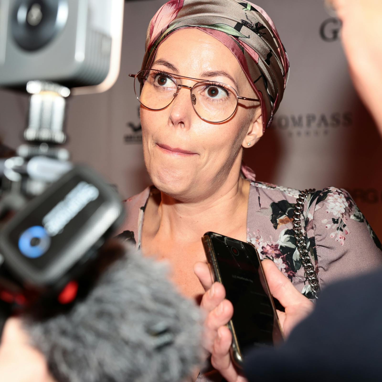 Mai Mercado fortæller, at det har været svært at dele, at hun er begyndt at bære paryk.