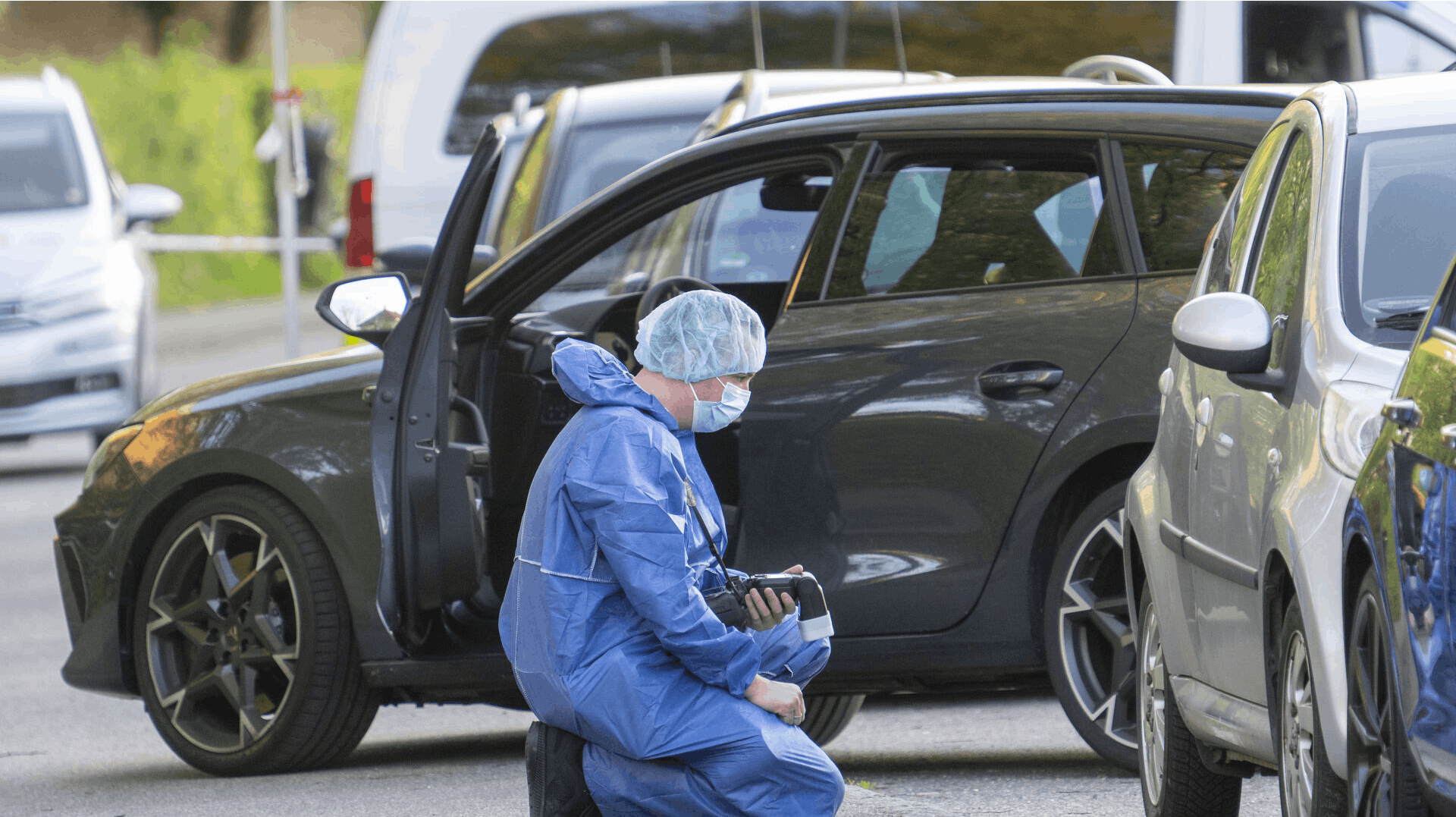 Mandens 12-årige datter sad i bilen, da han blev skudt.