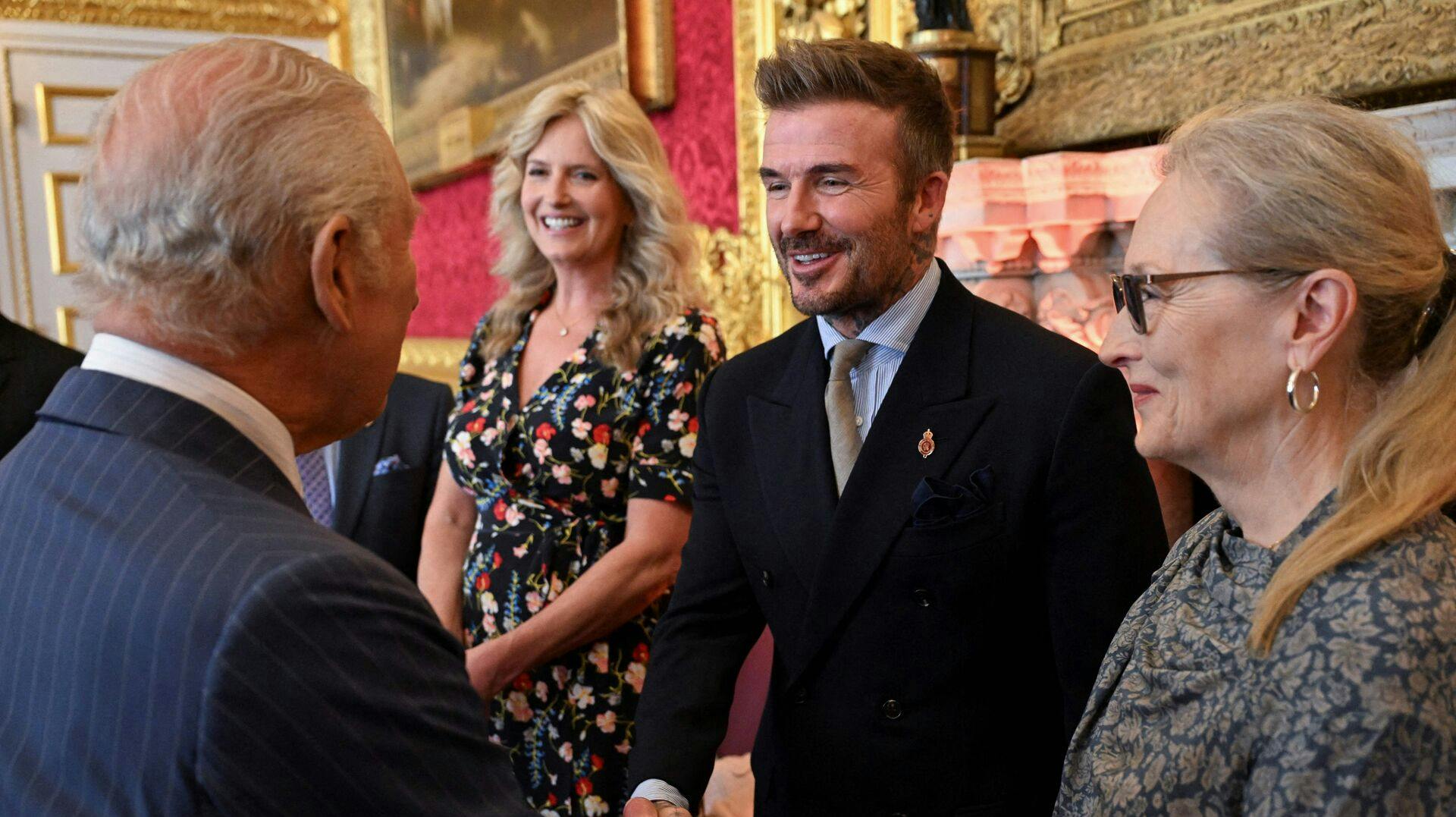 Det er ikke første gang, at David Beckham er tæt på de britiske kongelige - men i dag bliver noget helt særligt.
