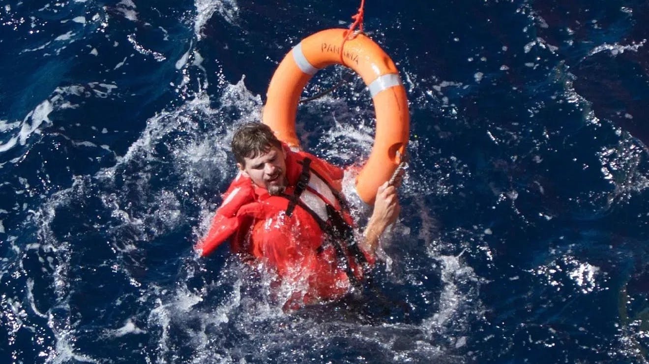 Det sendte chokbølger gennem hele verden, da det kom frem, at Nathan Carman, dengang 22, var blevet fundet i live efter syv dage alene til søs. Historien blev dog kun endnu mere rystende, da den sande historie kom frem...