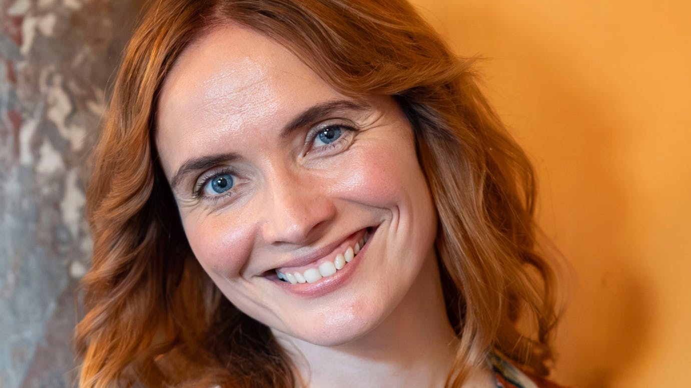 Neel Rønholt har gang i mange ting - nu har hun fået Joakim Mæhle med på vognen.