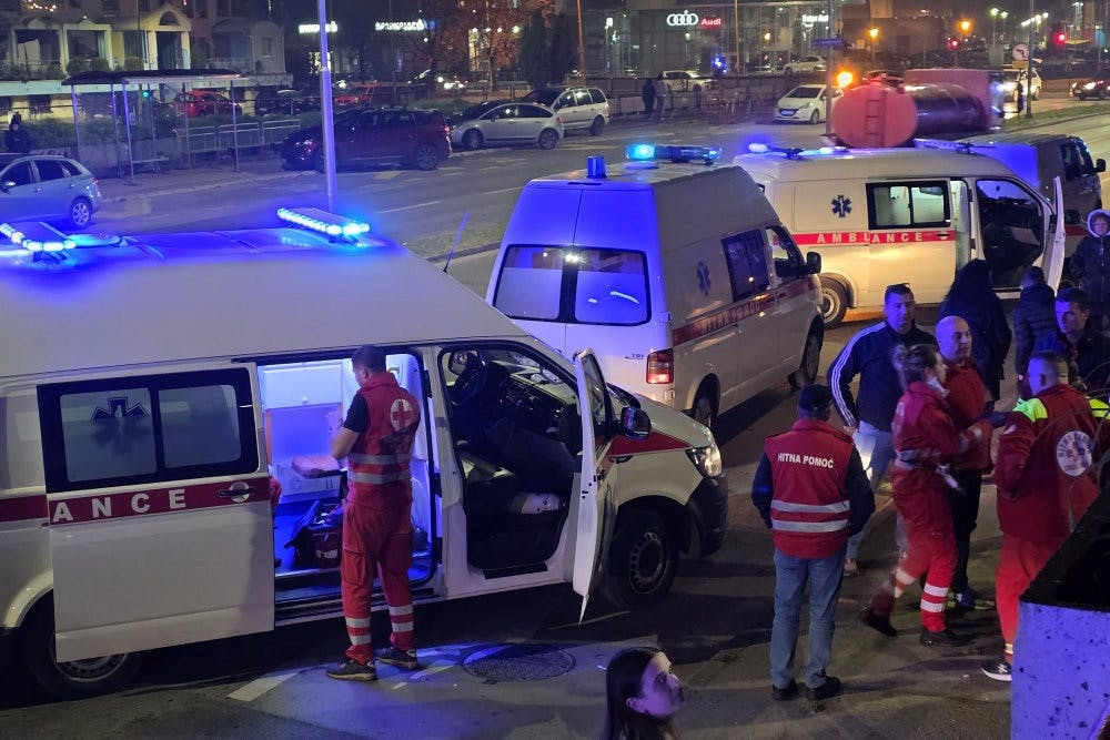 Flere er i behandling for kulilteforgiftning efter en brand på et plejehjem i Bosnien-Hercegovina, hvor ti personer er døde. - Foto: Mersiha Bajric/Reuters