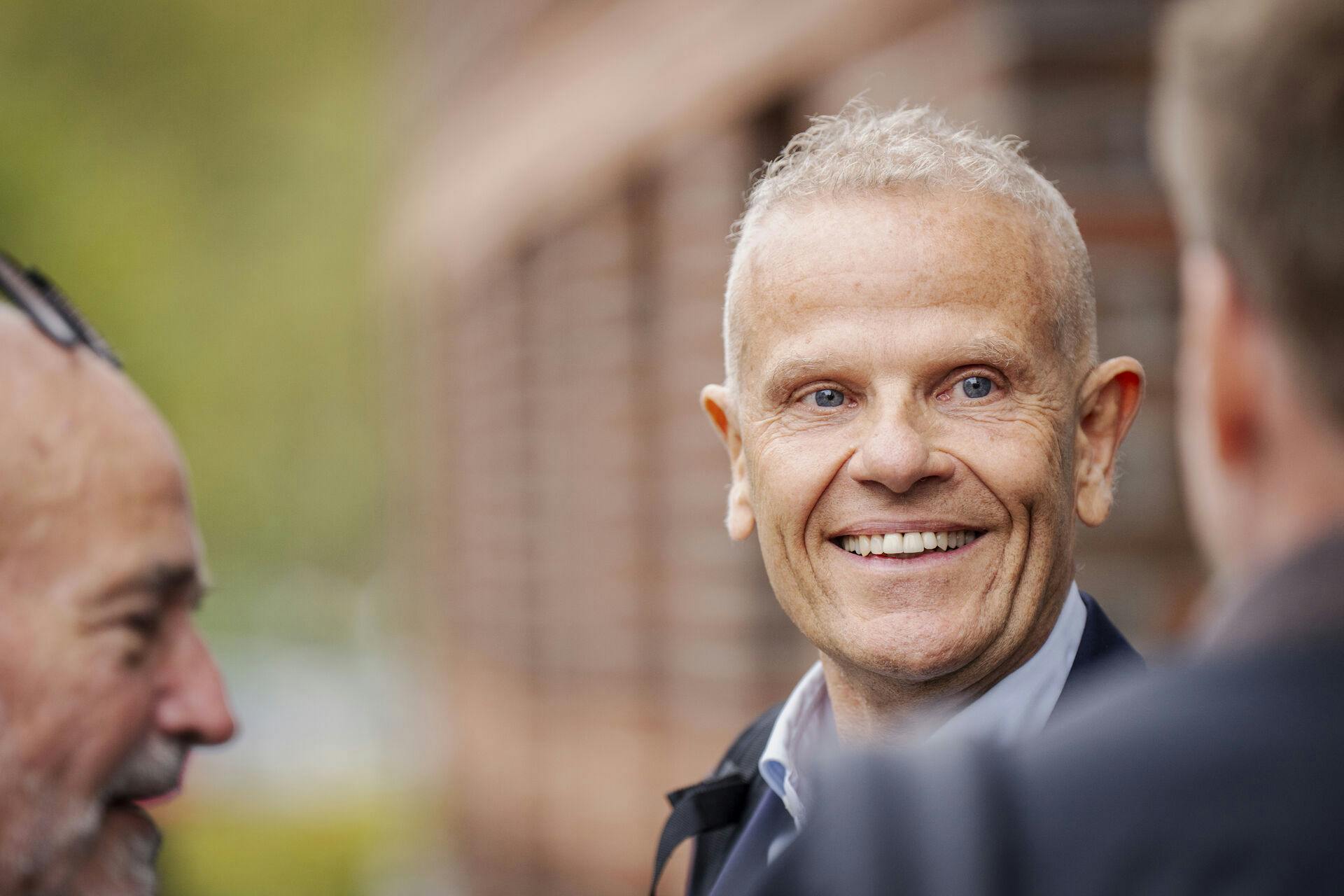 Et det glæde eller desperation, som smilets ejermand Lars Findsen her signalerer?