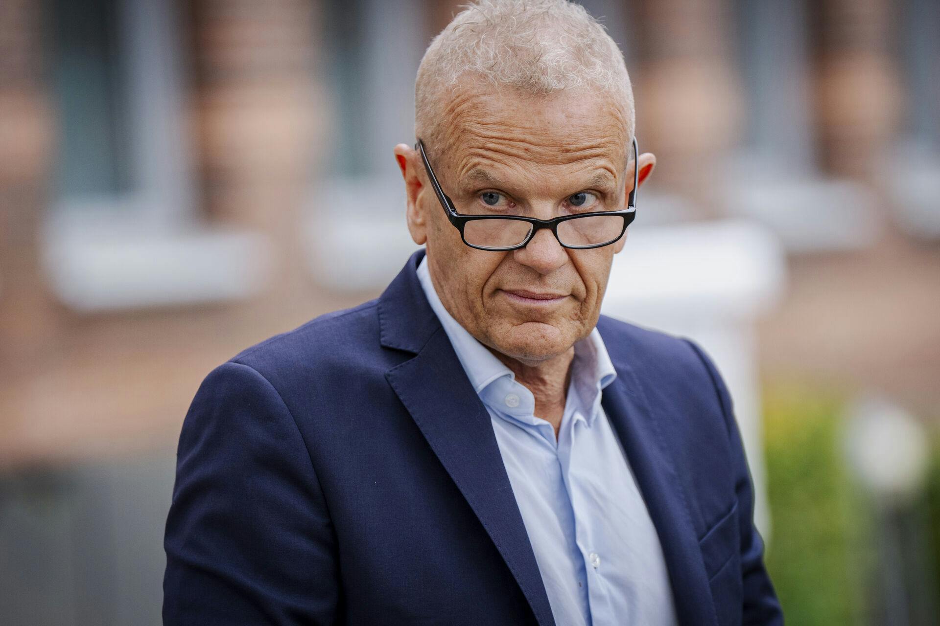 Lars Findsen after a court case at the court in Lyngby, Tuesday, October 21, 2025. The former head of the Danish Defense Intelligence Service, Lars Findsen, demands compensation. He claims that the chief of PET violated him by briefing top politicians about his sex life in connection with the case where he was accused of leaking state secrets. (Photo: Sebastian Elias Uth/Scanpix 2025)