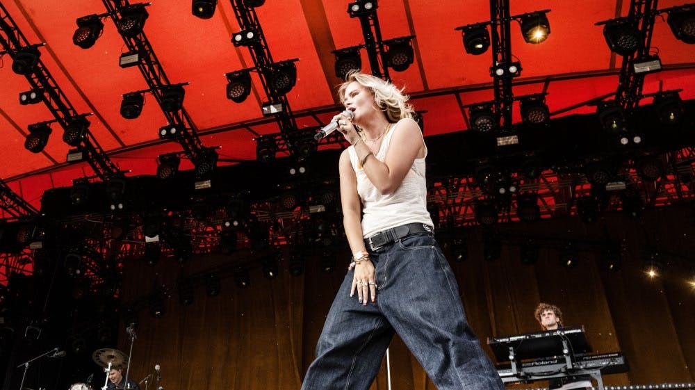 Annika har været en af de helt store kvindelige artister i Danmark det seneste år. I sommer åbnede hun Orange scene på Roskilde Festival. - Foto: Helle Arensbak/Ritzau Scanpix