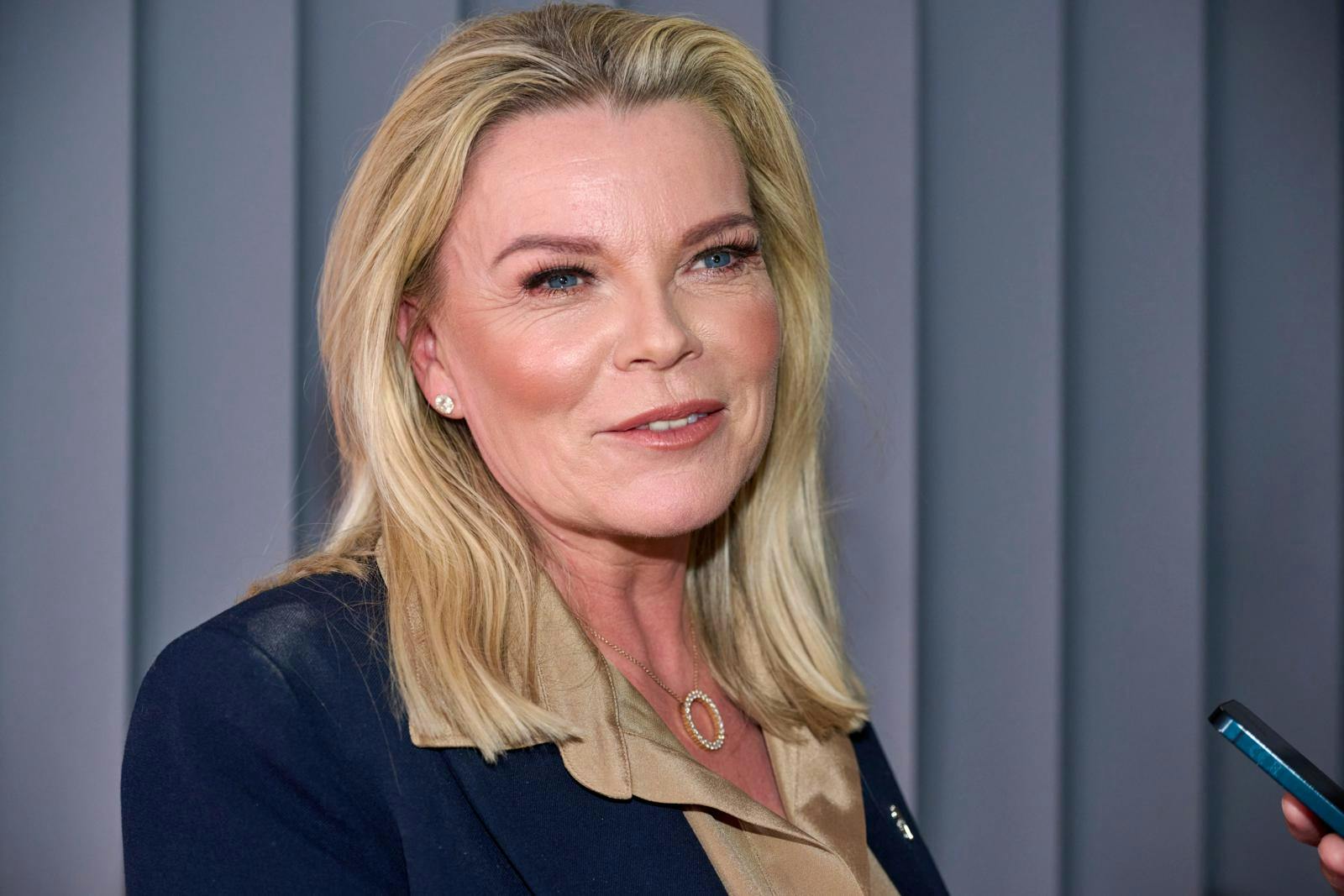 Katerina Pitzner er en erfaren dame udi diamanter og transport af samme.