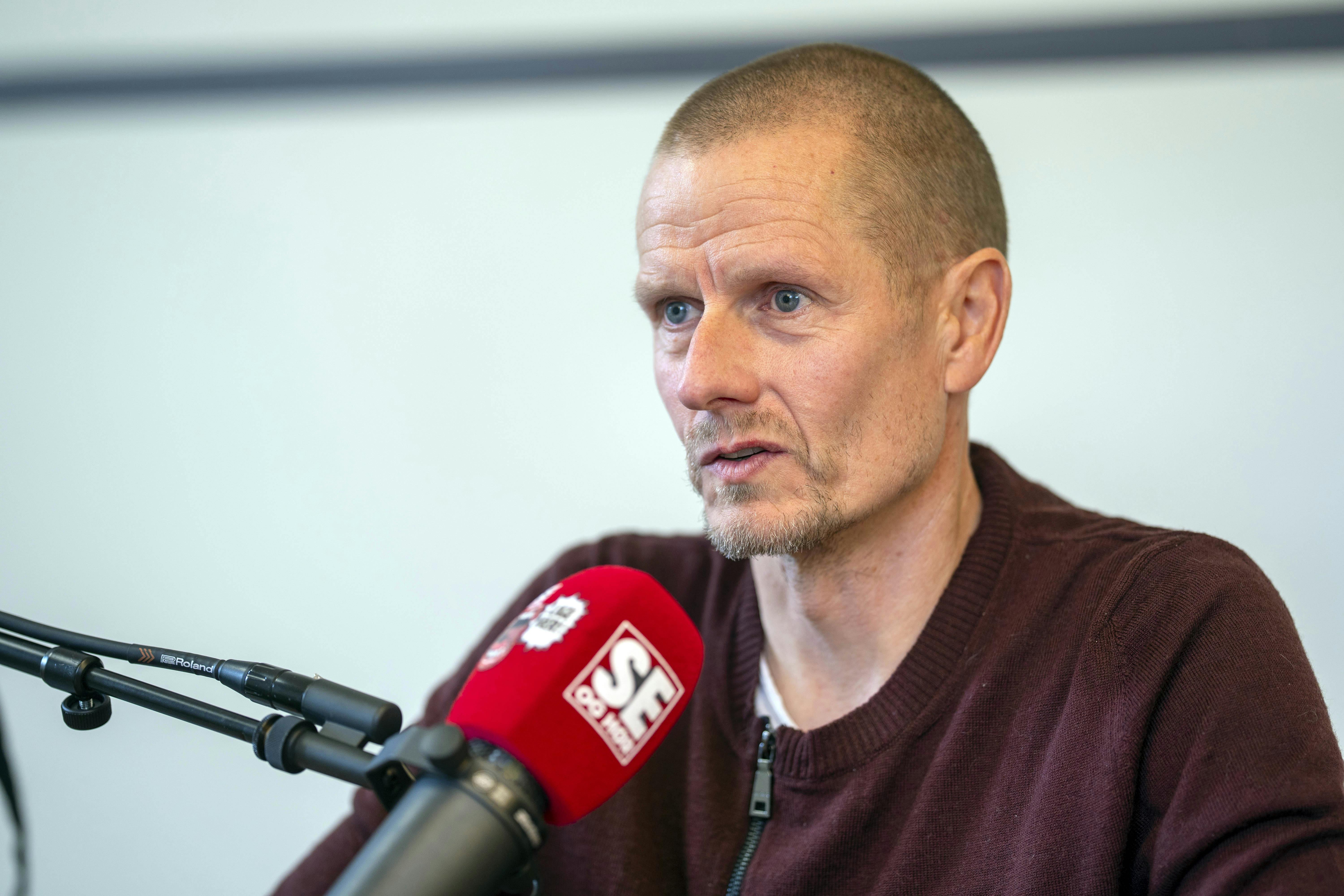 18 år efter 2007-sagen er der stadig iskold luft mellem Jesper Worre og Michael Rasmussen.