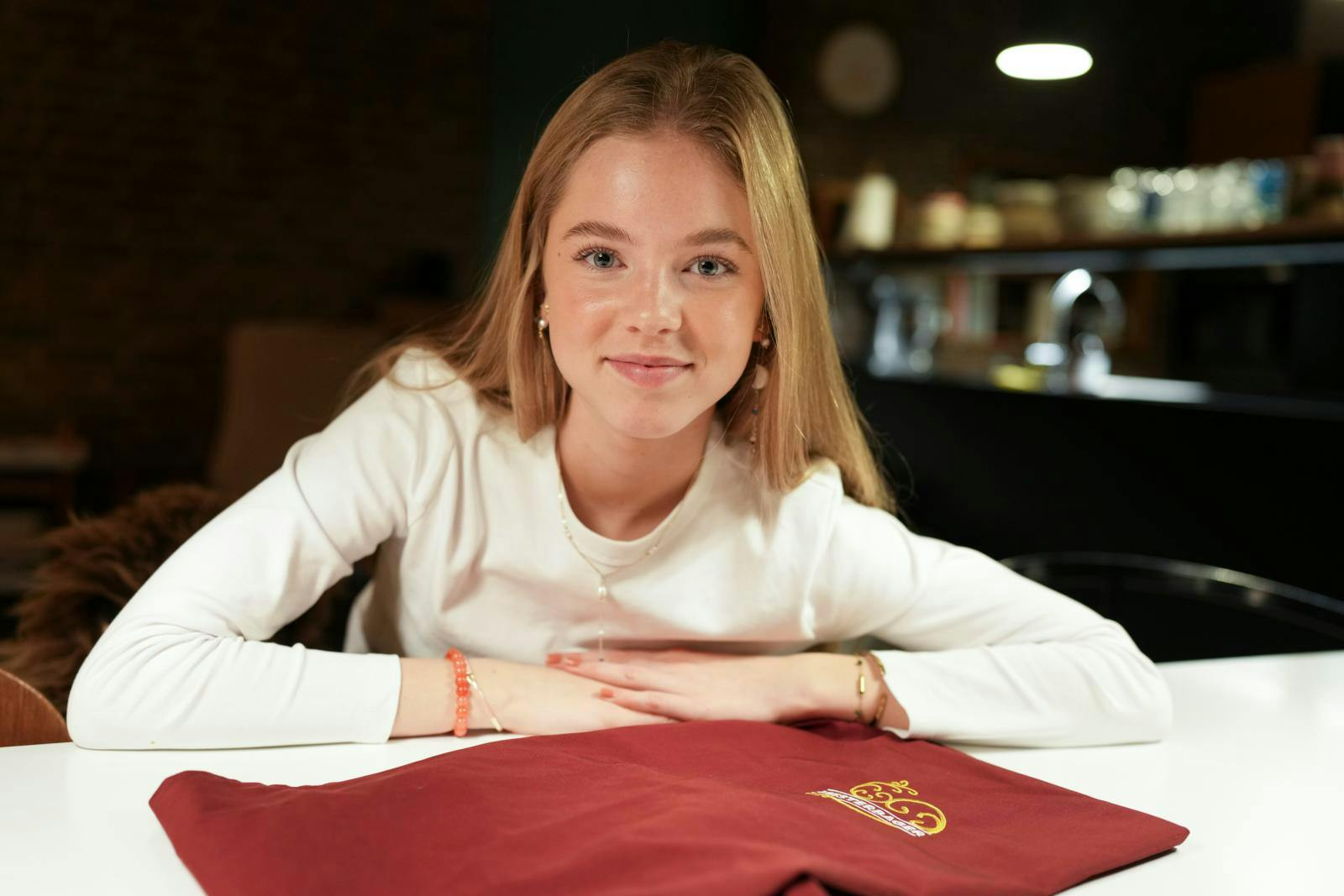 Ingrid er den yngste deltager i "Den store bagedyst" nogensinde - og så er hun rigtig god i et køkken.