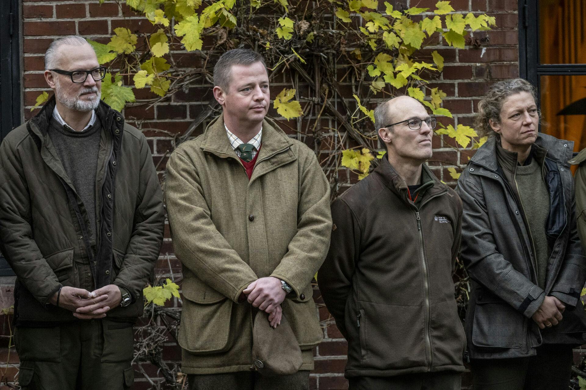 Helt til højre ses Katrine Fruelund flankeret af blandt andre hofmarskal Christian Schønau og transportminister Thomas Danielsen.