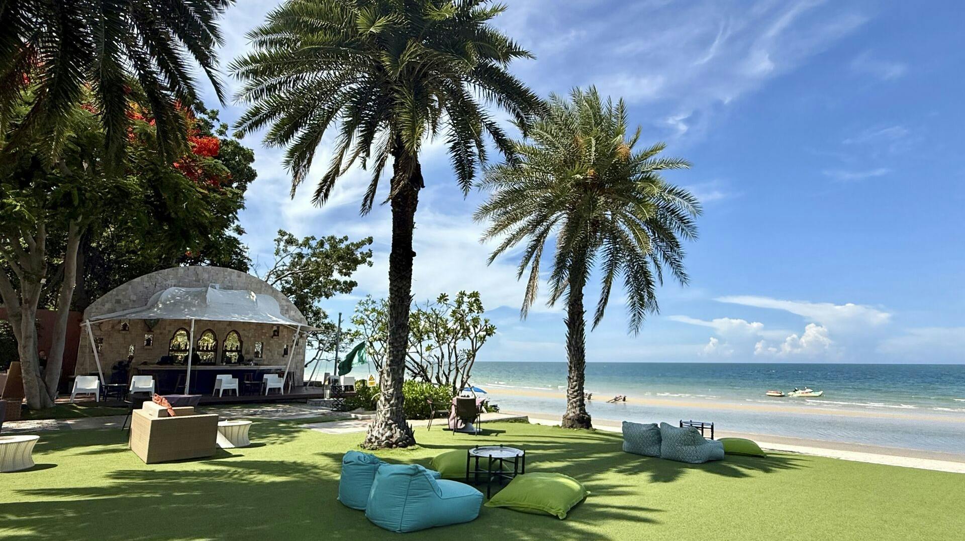 11 May 2025, Thailand, Hua Hin: A beach bar can be seen on the white beach of Hua Hin. The resort is located around three hours' drive southwest of Bangkok. Photo by: Carola Frentzen/picture-alliance/dpa/AP Images