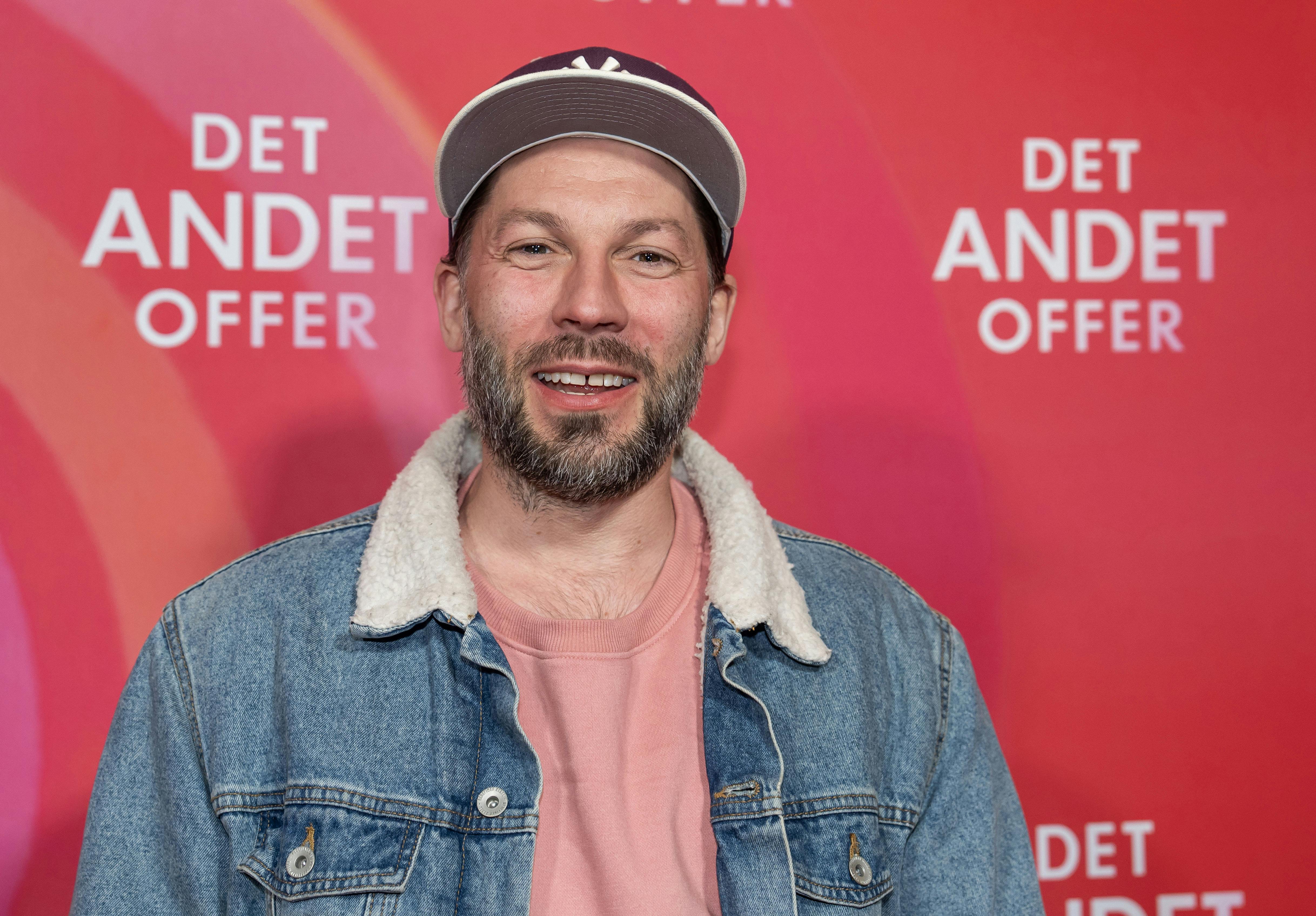 Simon Stenspil fortæller til SE og HØR, at han har dummet sig. 