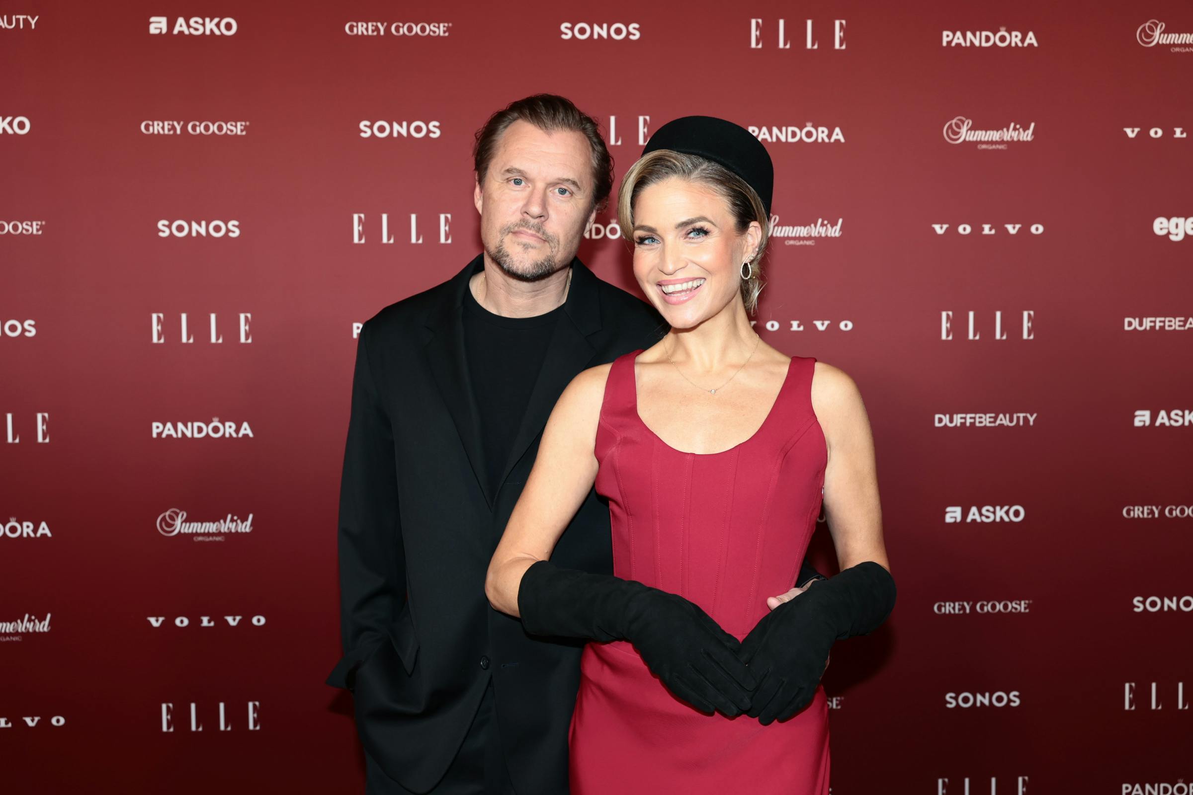 Christiane Schaumburg-Müller blev flankeret af sin mand Daniel Åxman ved dette års ELLE AWARDS. Se alle billederne i bunden af artiklen.