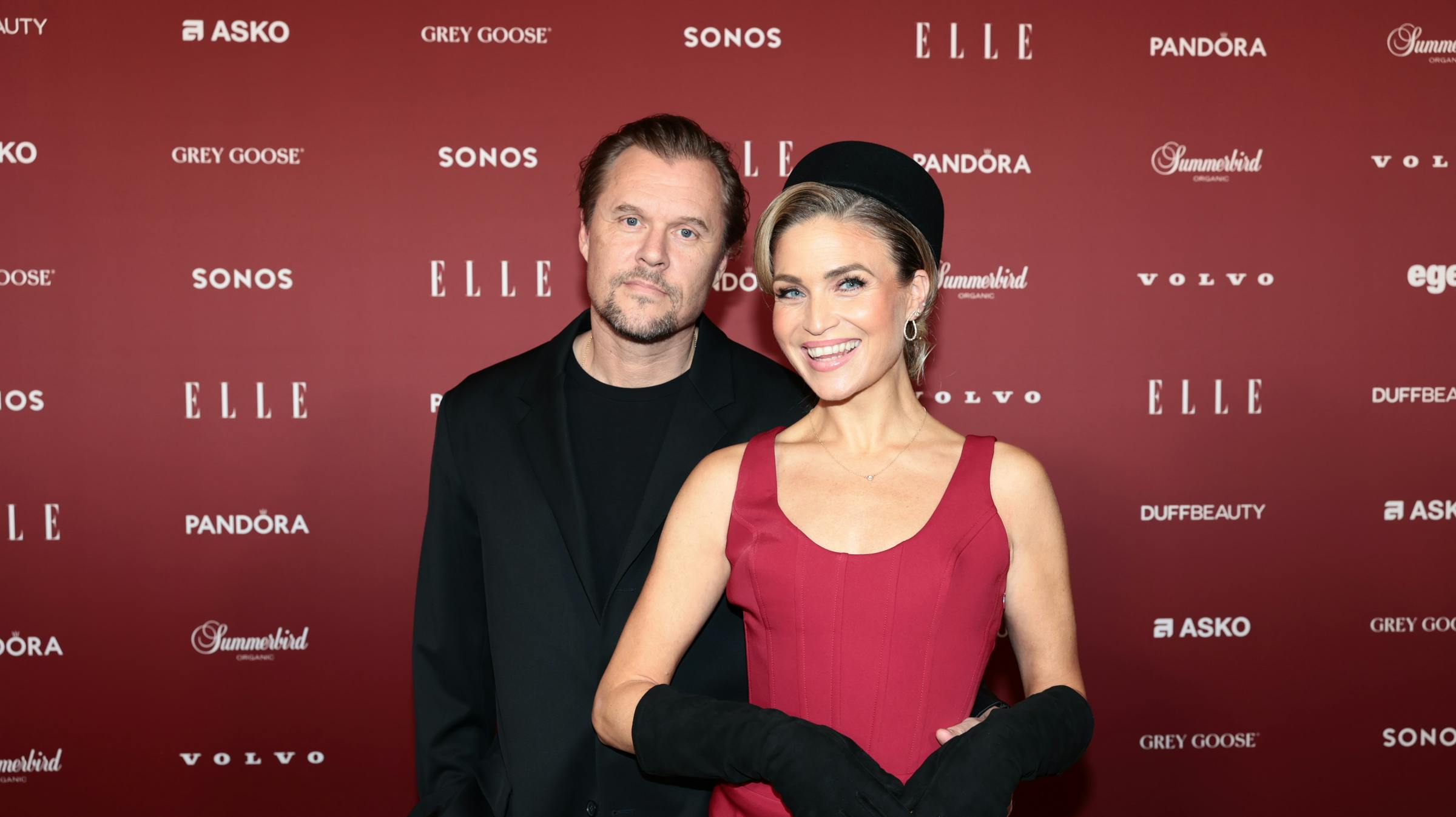 Christiane Schaumburg-Müller blev flankeret af sin mand Daniel Åxman ved dette års ELLE AWARDS. Se alle billederne i bunden af artiklen.