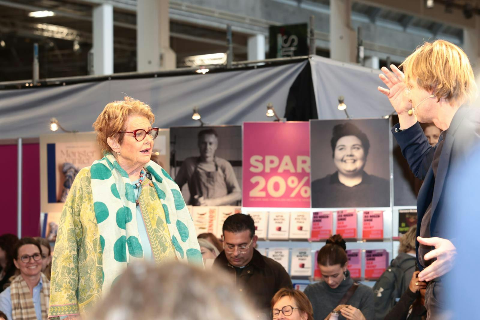 Publikum var godt underholdt af snakken mellem de to.