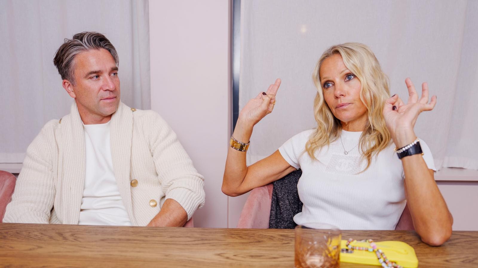 Caroline Fleming og Frederik Kølle har dannet par i to år, men snart siger hun farvel til Danmark og hans skønhedsforretning.