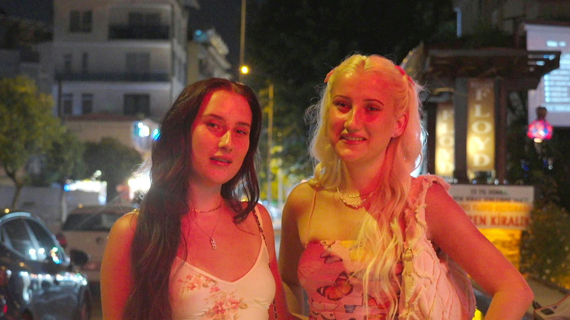 Johanne og Signe fra "Prinsesse i Alanya".