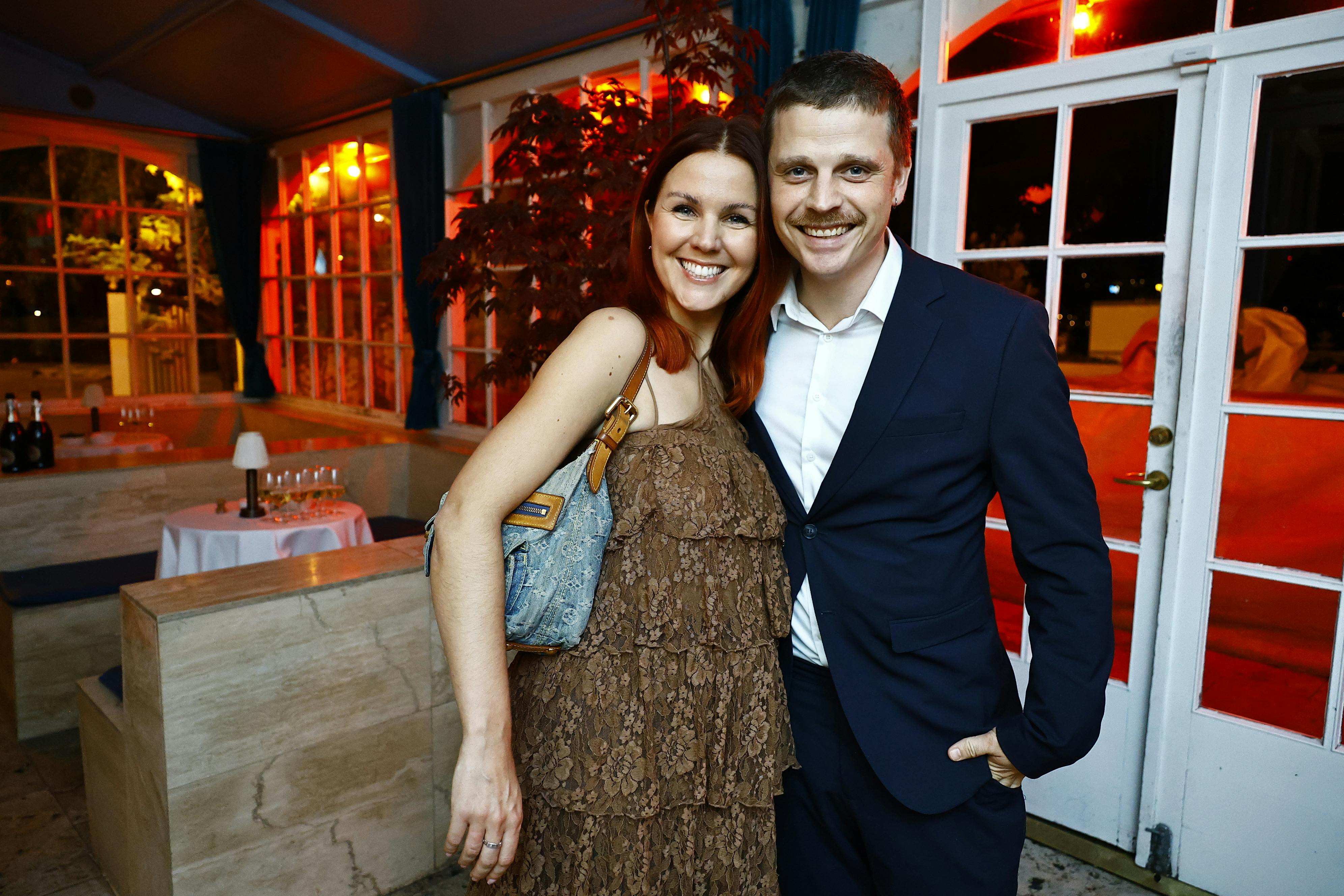 På Facebook florerer der et rygte om, at Amalie Klæstrup er gravid. Nu afviser hun og slår tilbage mod de falske rygter.