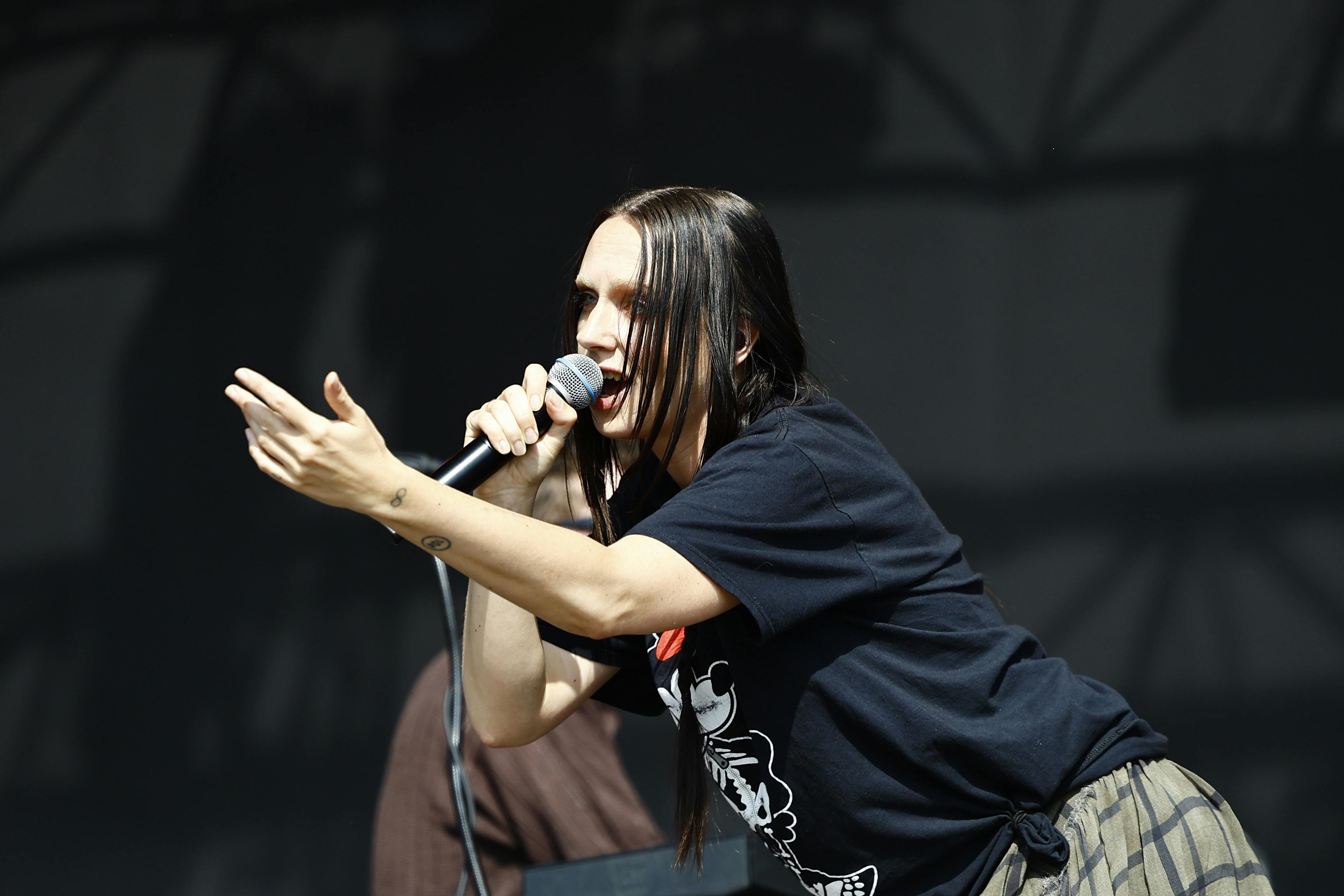 Mø aflyser sine koncerter.