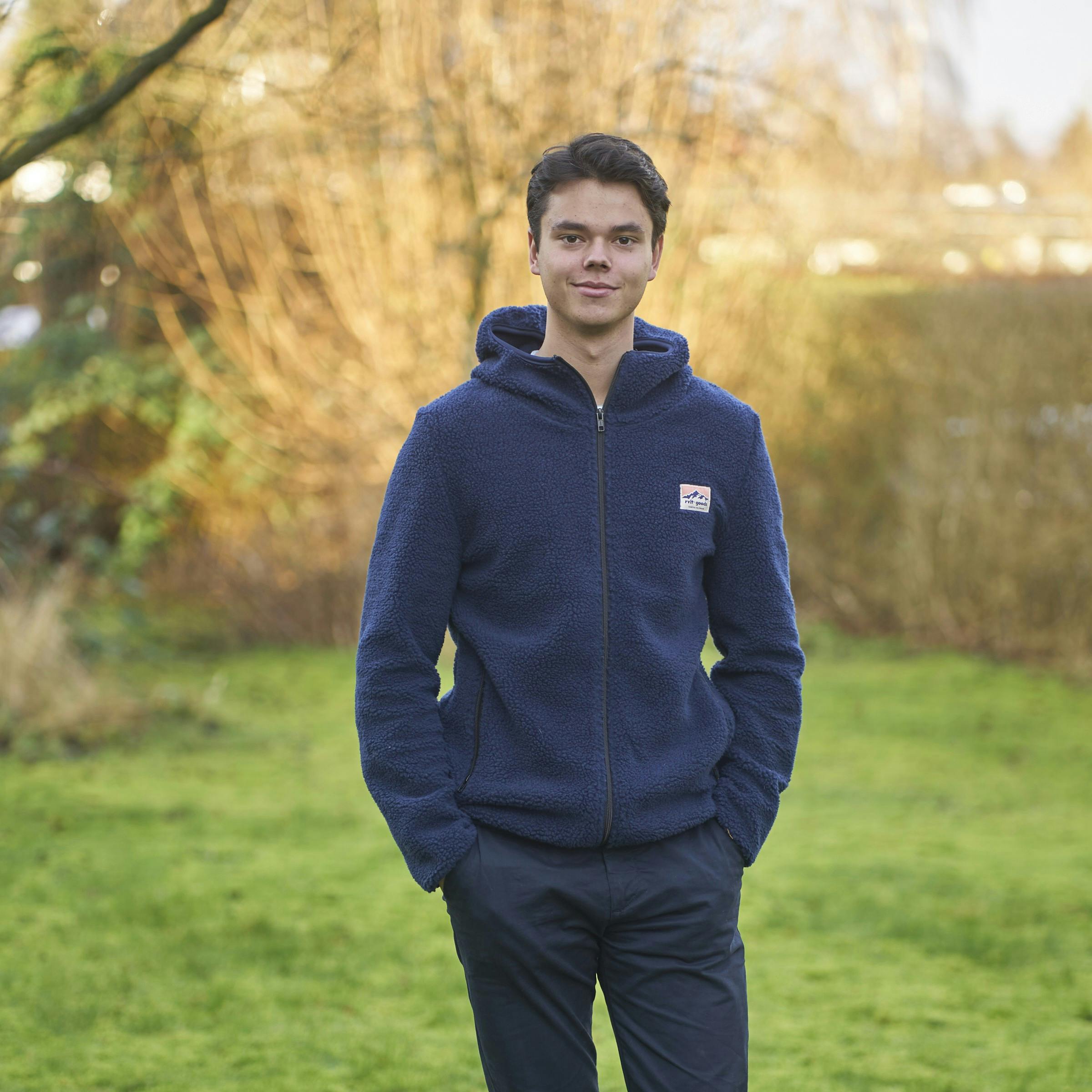 Christian Elhauge svæver i øjeblikket på en lyserød sky.