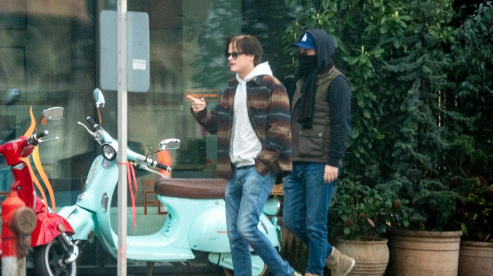 Onsdag aften blev Marius Borg Høiby og ekskæresten set sammen på kendisbaren F6 i Oslo. Her ses Marius tidligere i år, hvor han også havde en fest under sit ophold sammen med en god ven i København.