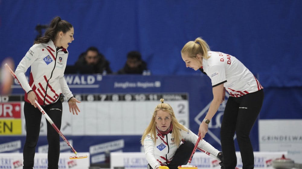 Curlingkvinderne med skipper Madeleine Dupont kvalificerede sig allerede i marts til næste års OL. Nu er der sat navne på de fem kvinder, der skal til Italien. (Arkivfoto).