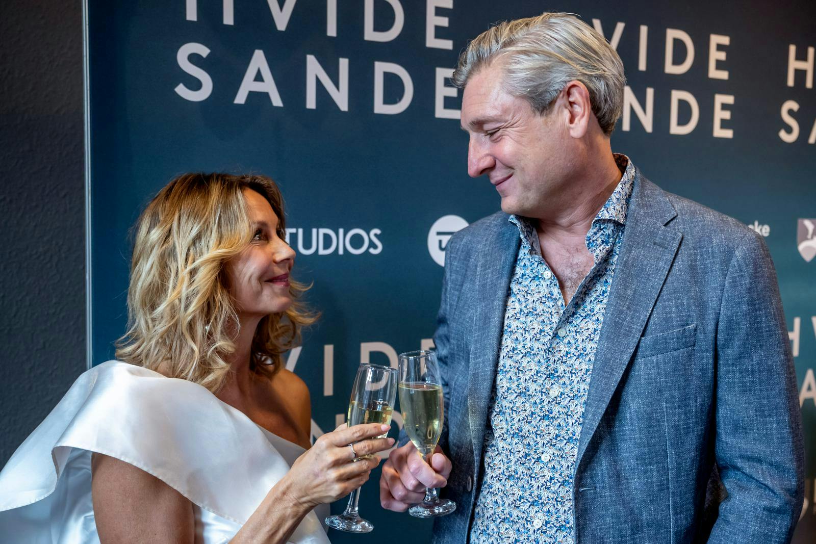 Anne Louise Hassing og Ulrik Branner viste sig som par for første gang på den røde løber tidligere i år.