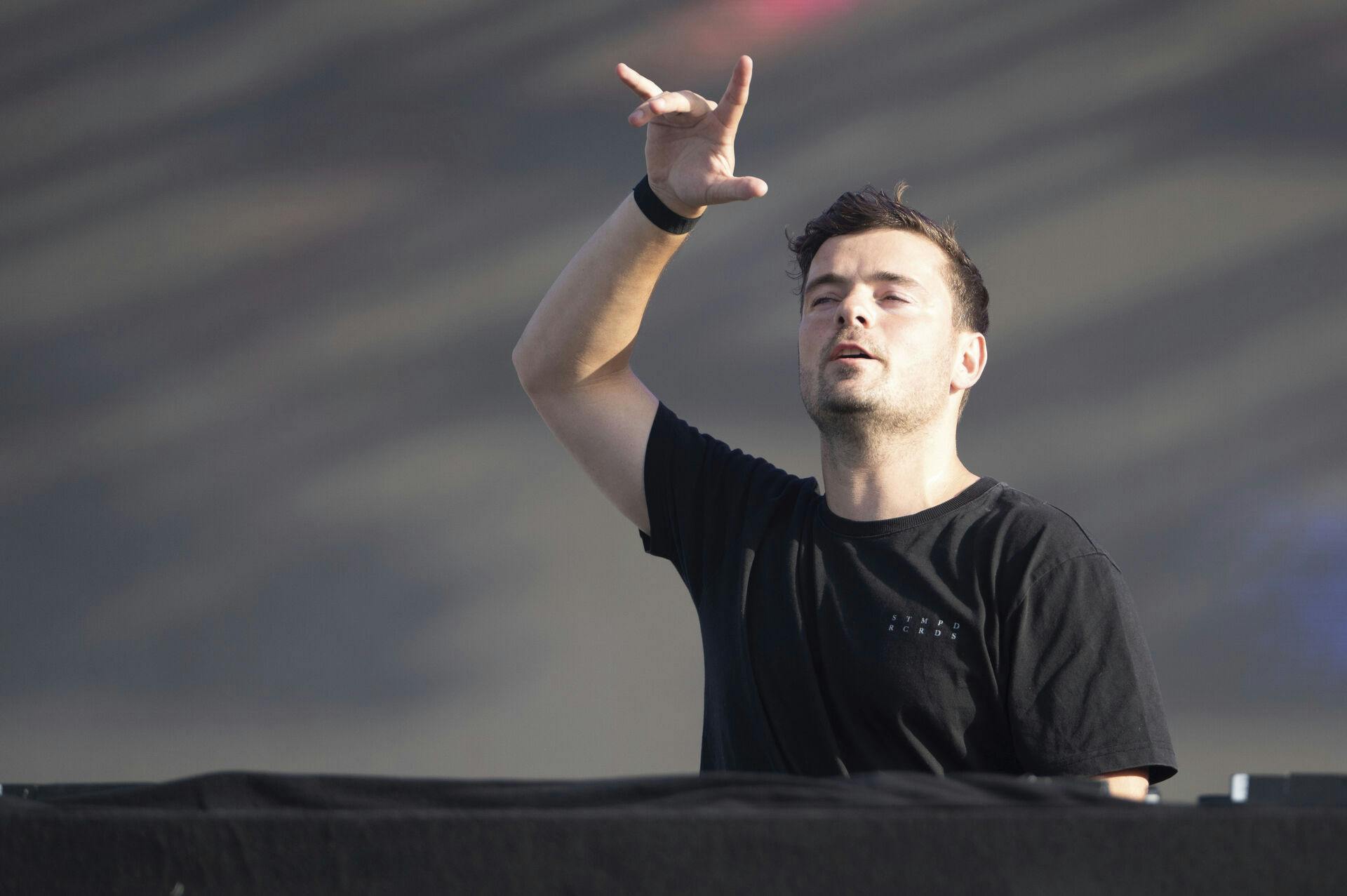 Martin Garrix må aflyse på grund af blindtarmsbetændelse.