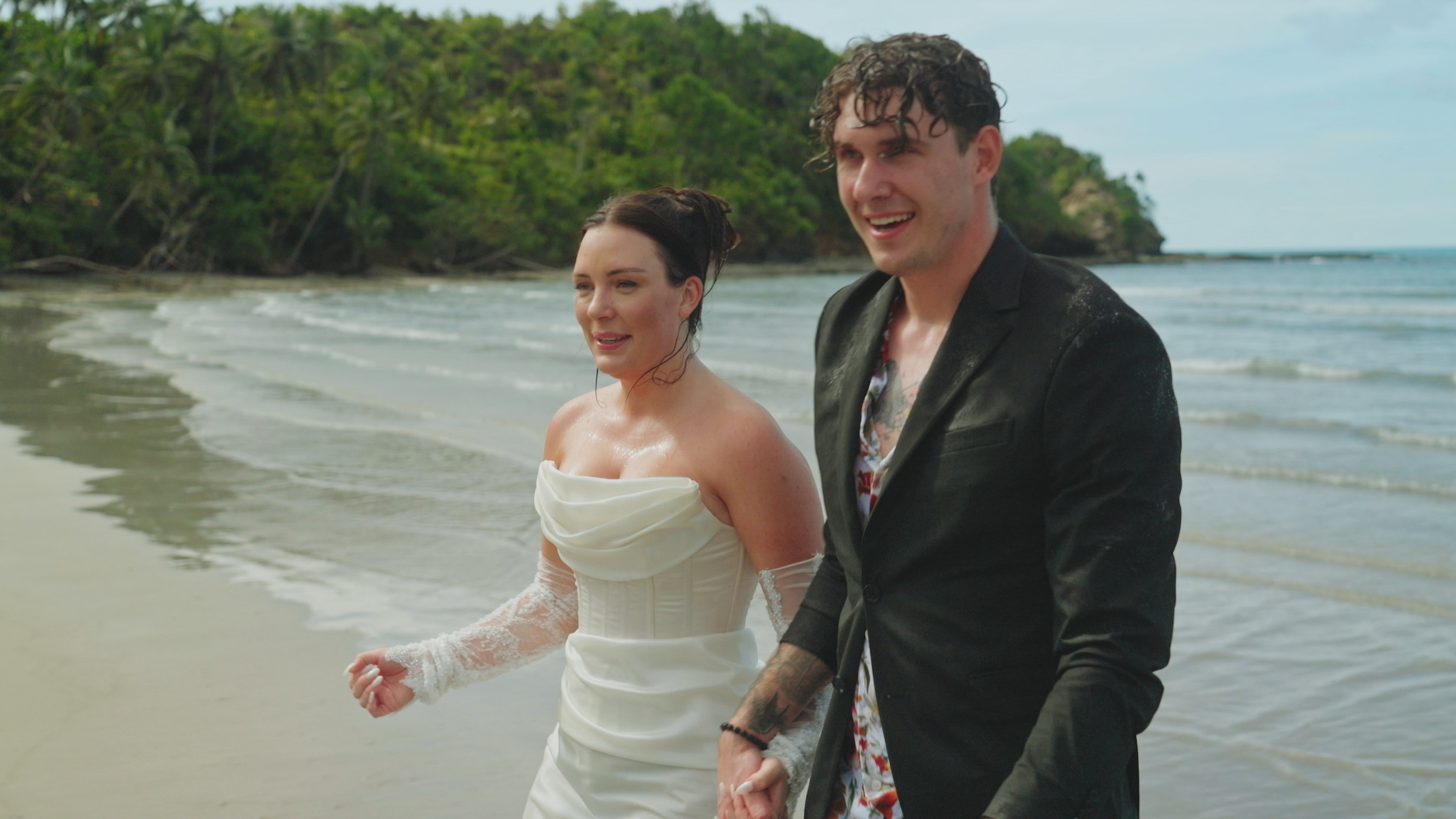 Cecilie & Glenn – Stranded on Honymoon Island.