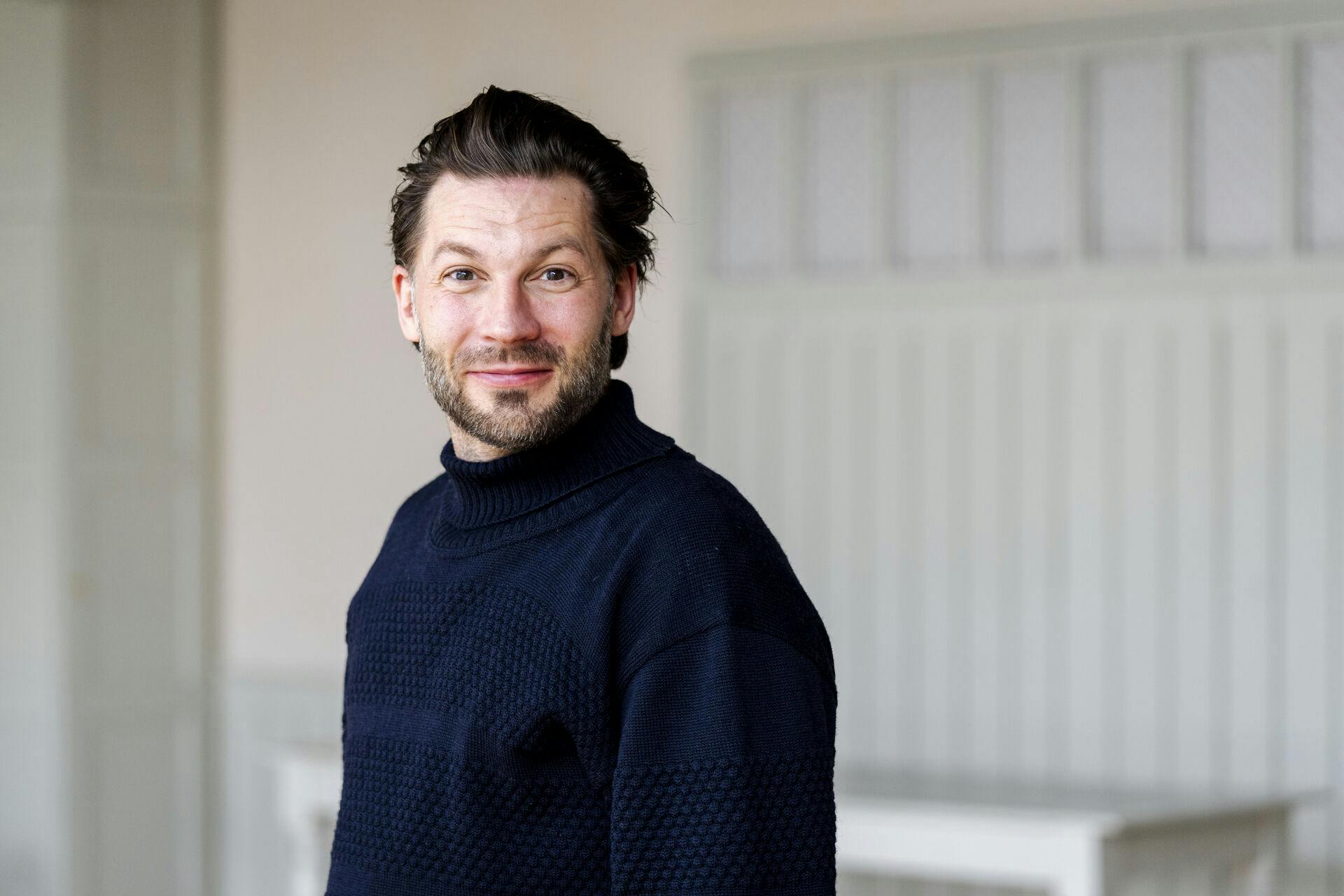 Skuespiller Simon Stenspil.