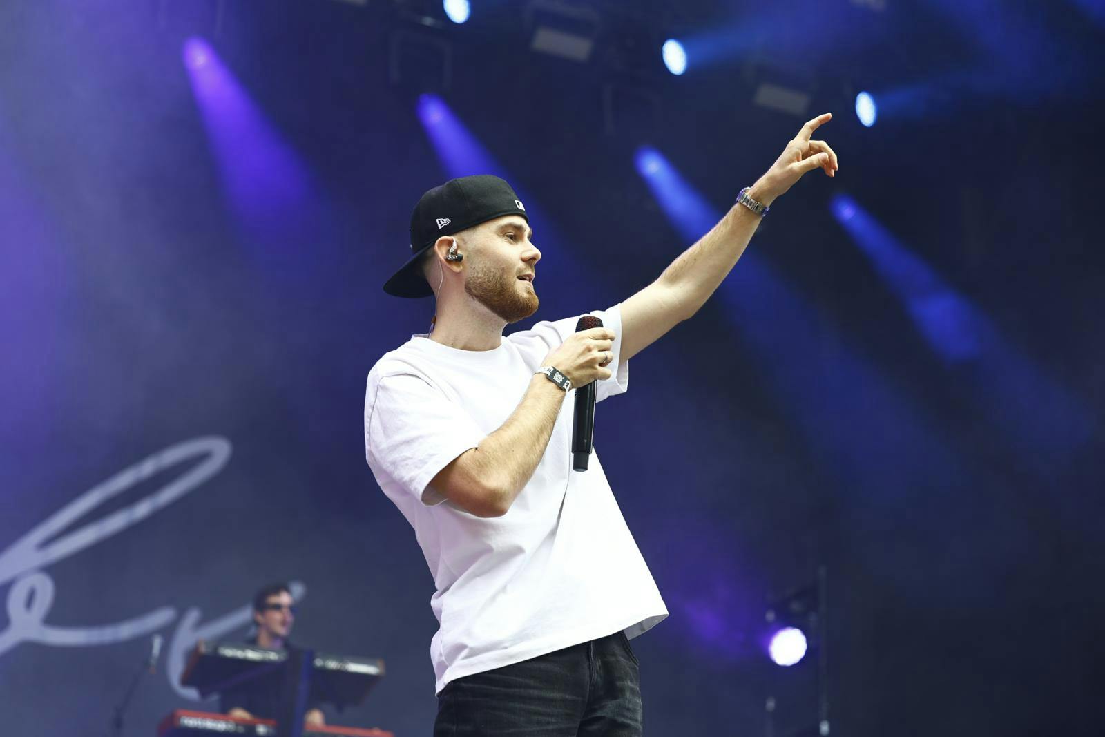 Gobs står blandt andet bag hits som ”Tak for sidst” og ”Tro på kærlighed”.